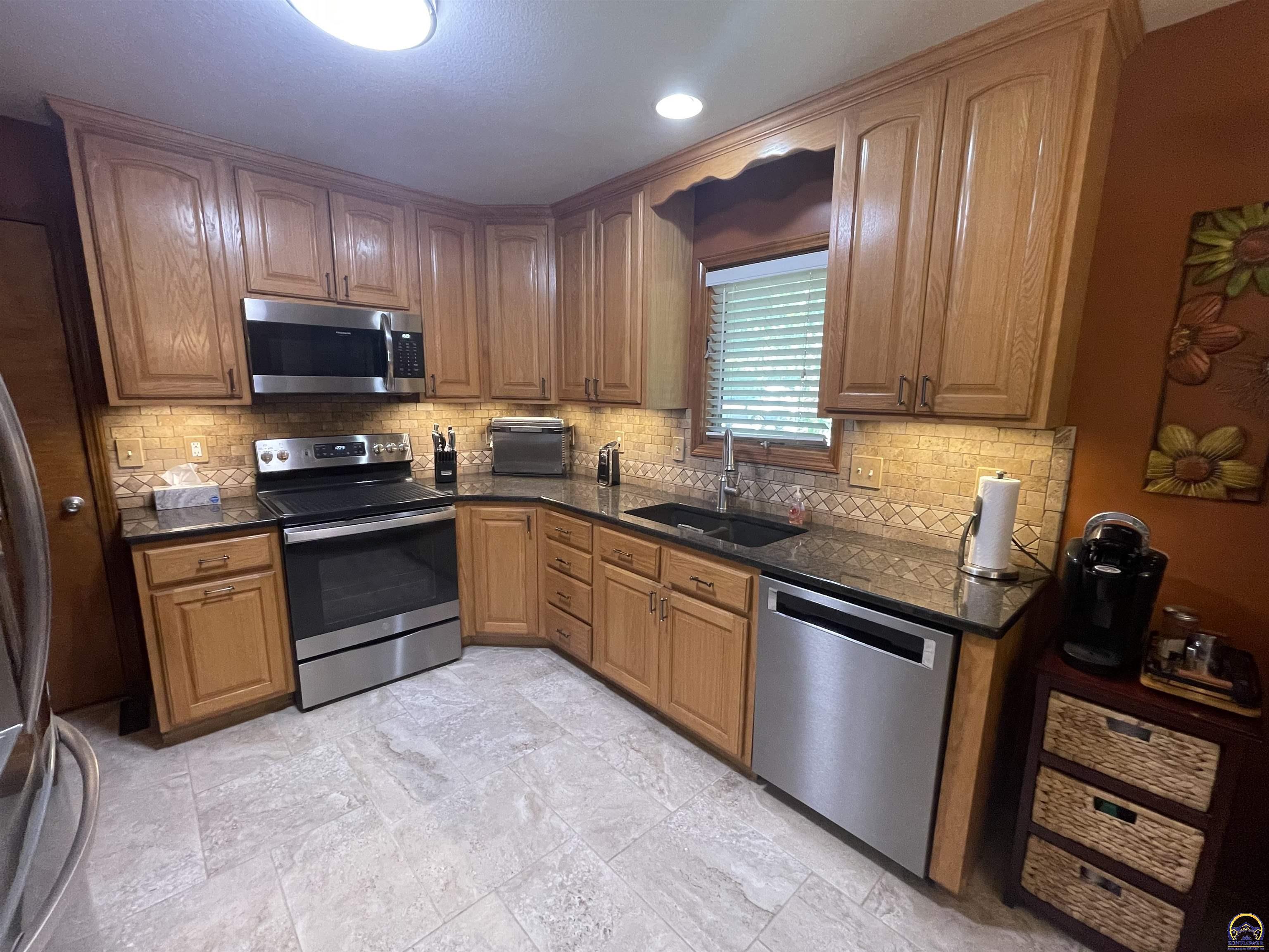 3938 SW 40th Ter