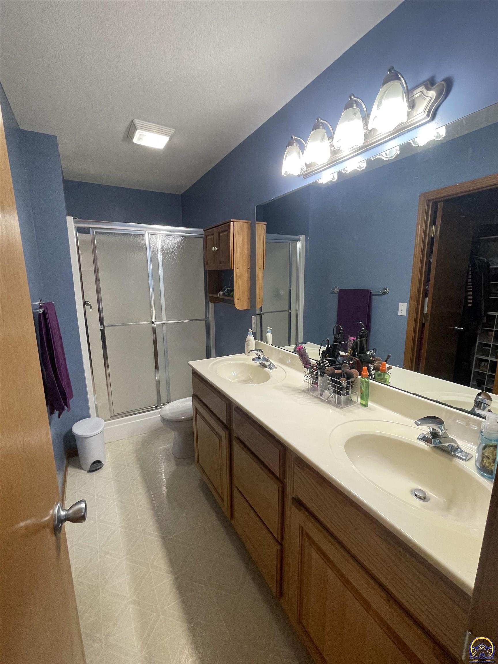 3938 SW 40th Ter