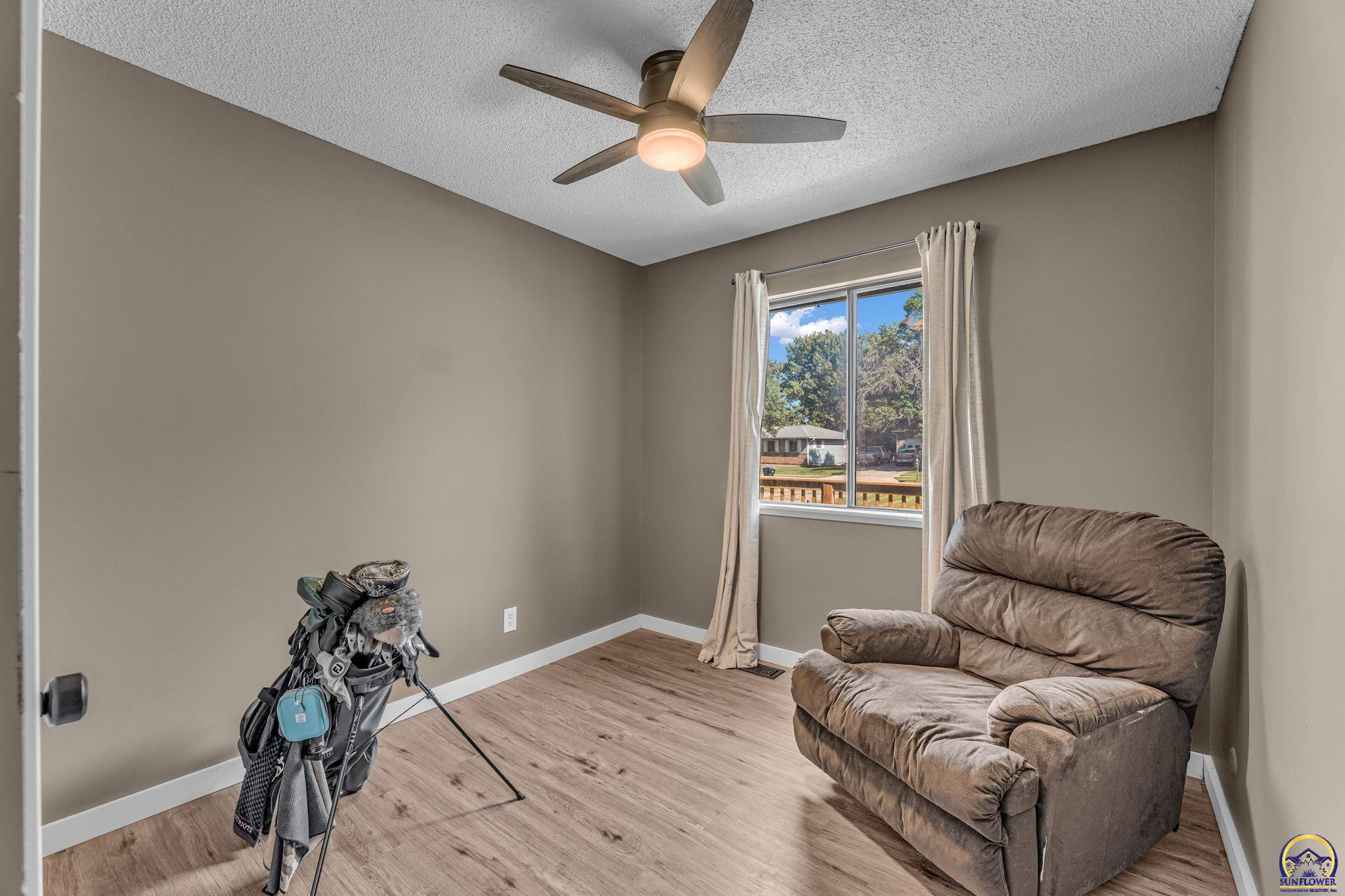 3429 SW Moundview DR