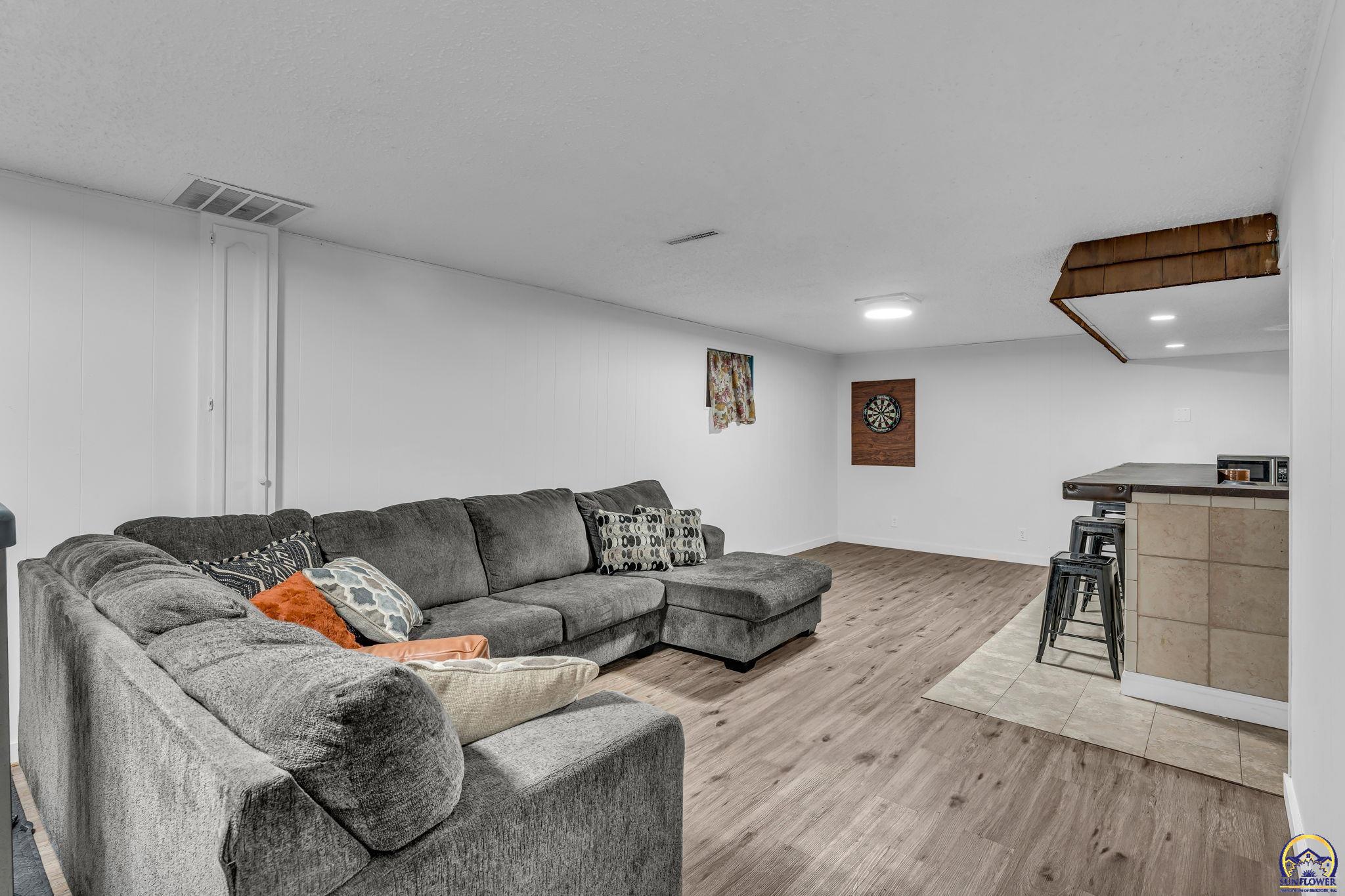 3429 SW Moundview DR