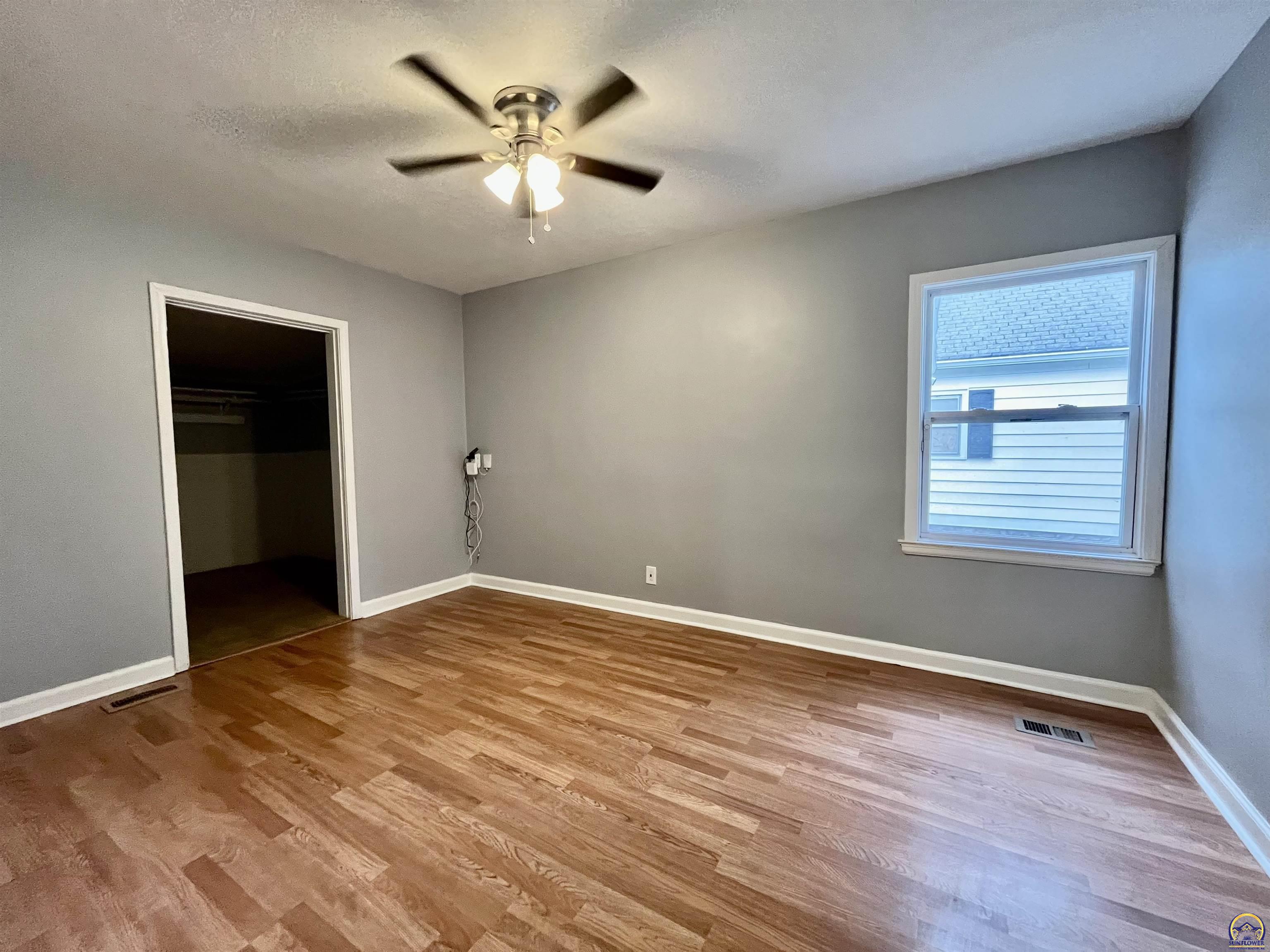 1209 SW Collins AVE