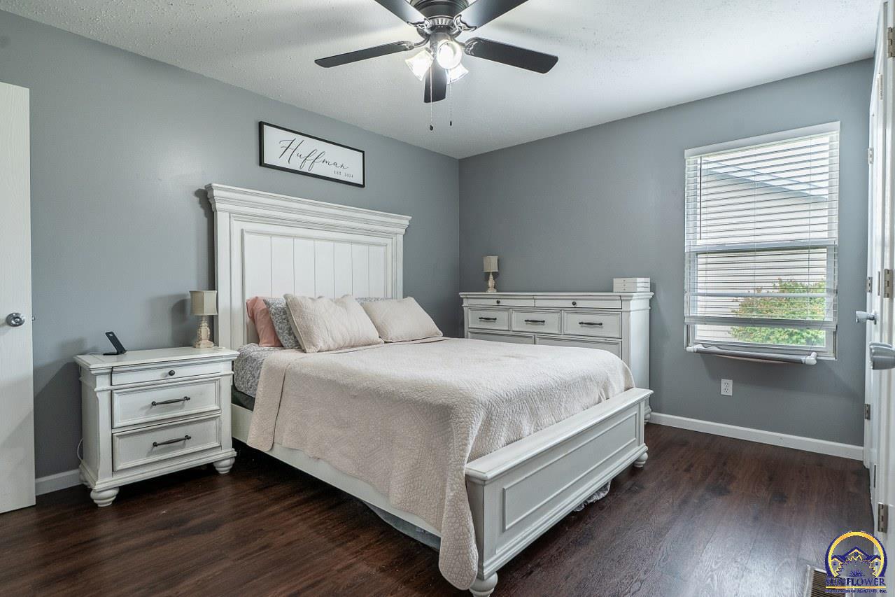241 E Park DR