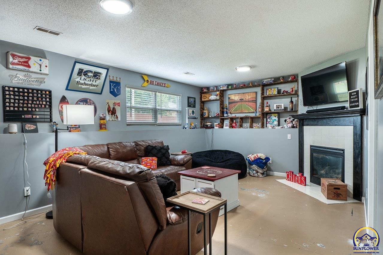 241 E Park DR