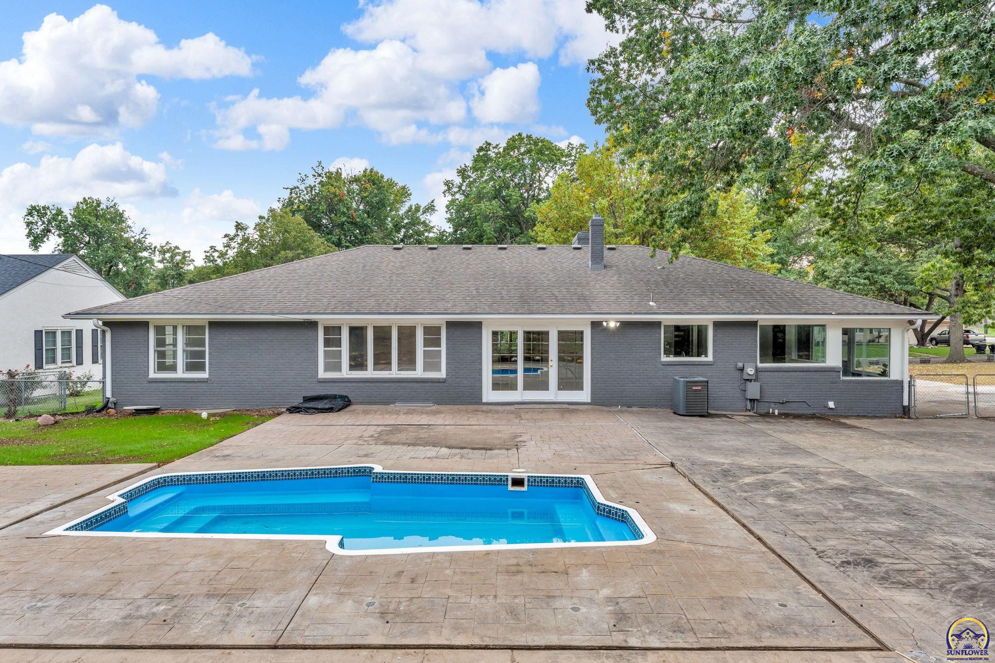 3636 SW Stratford RD