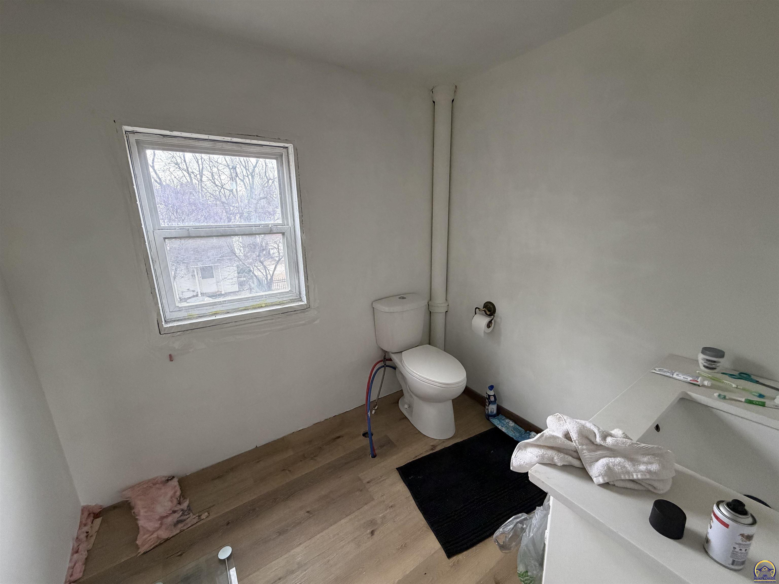 335 SW Western AVE