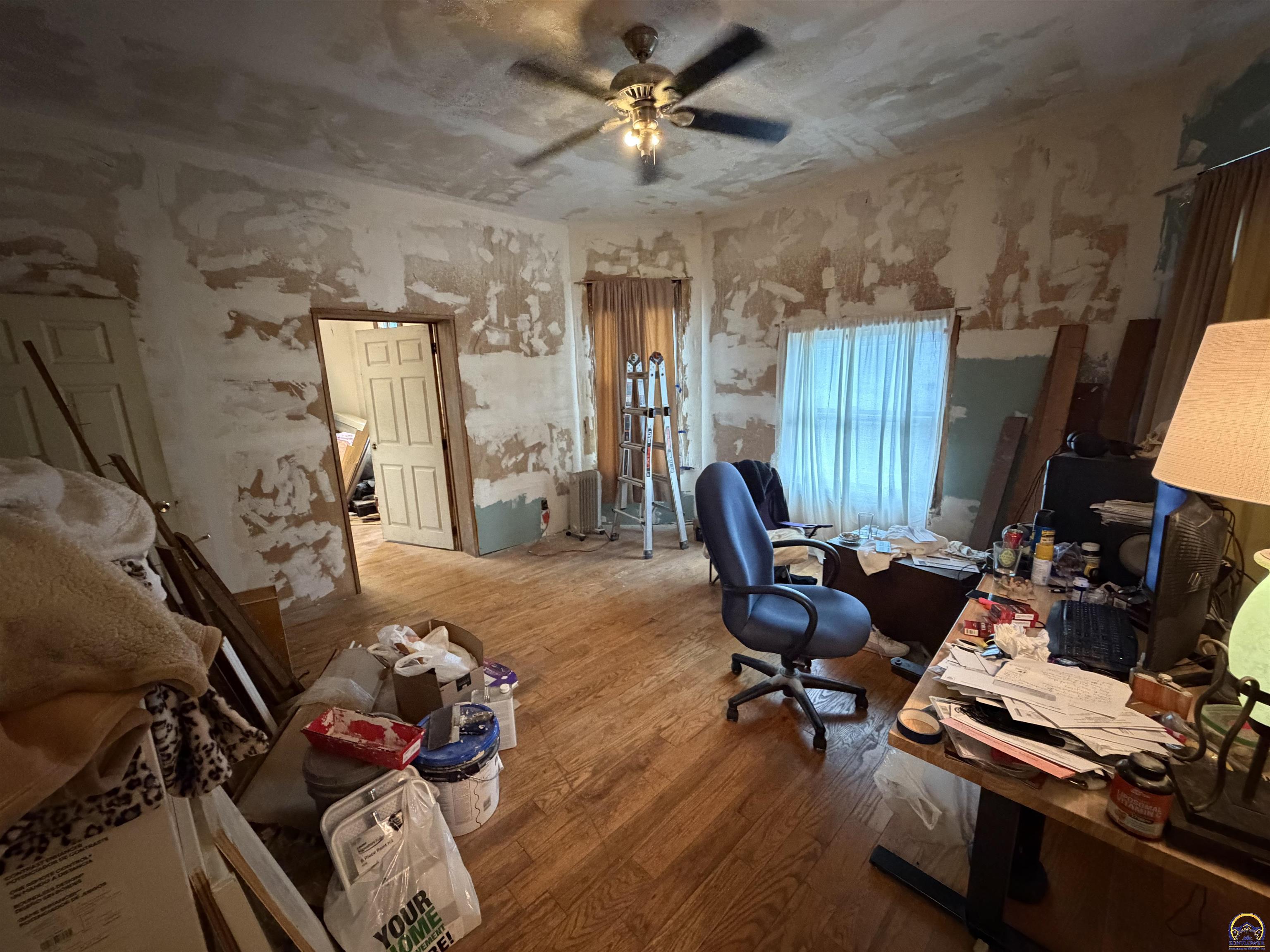 335 SW Western AVE