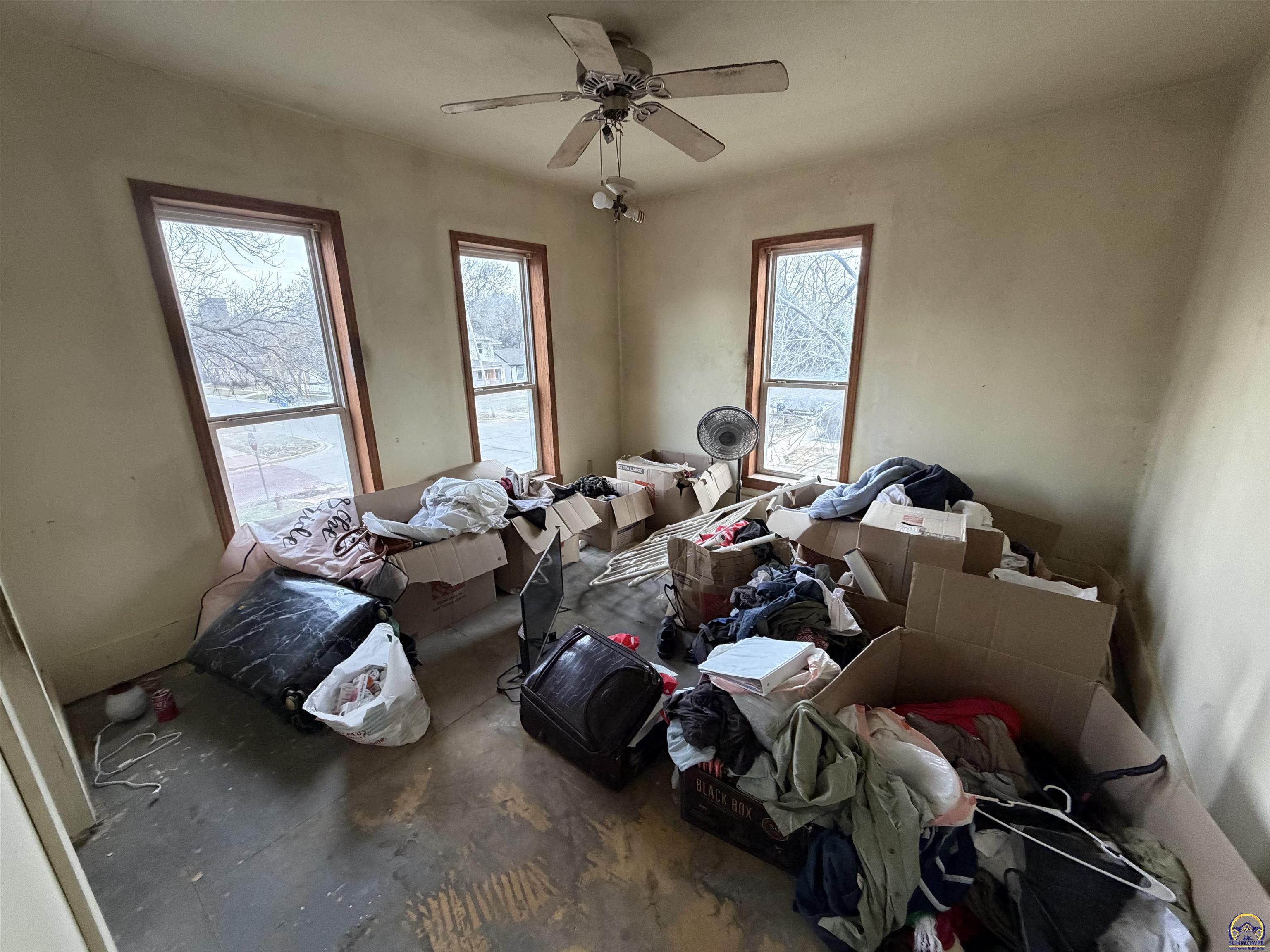 335 SW Western AVE