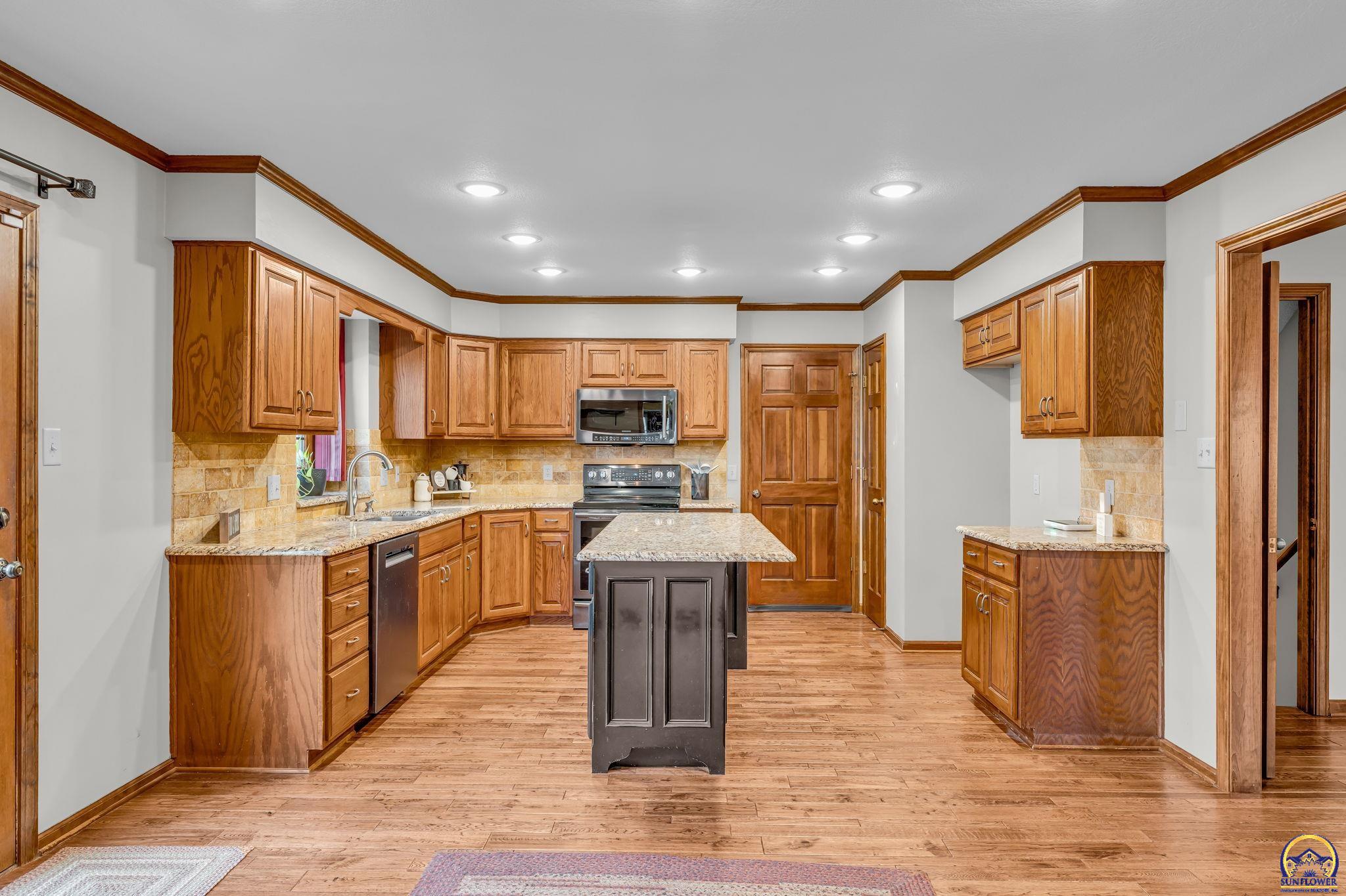 7542 SW Robinhood CT