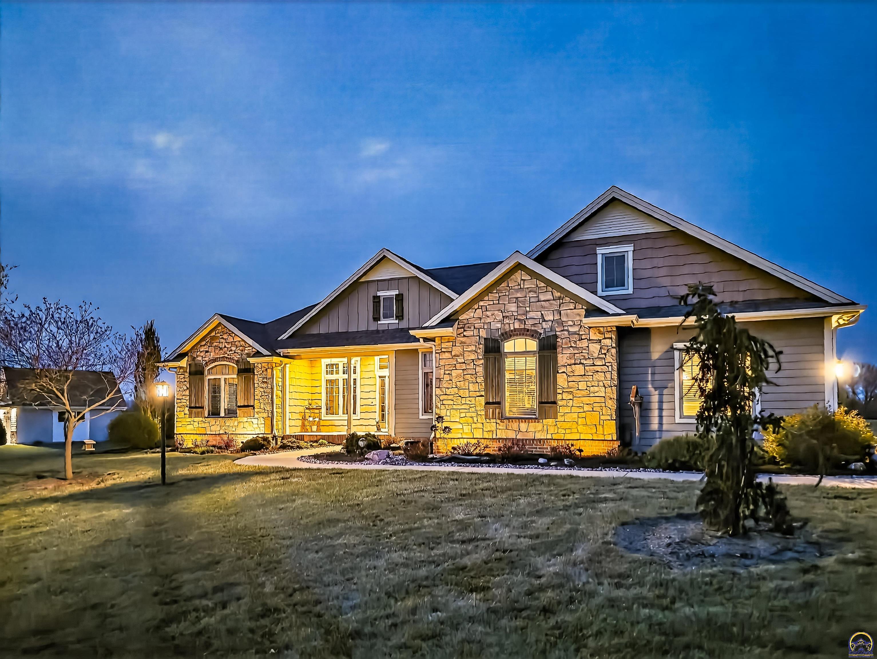 3748 SE Elm Cove Dr