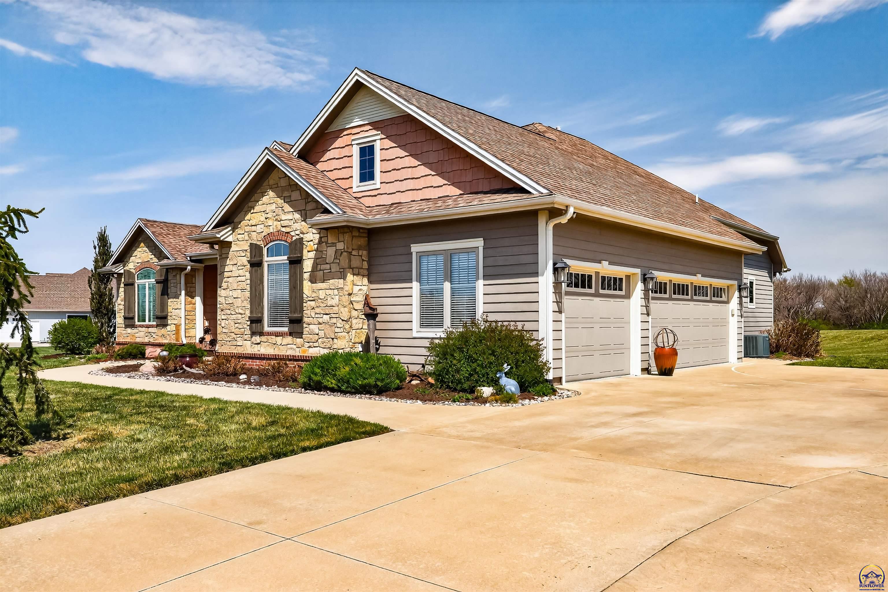 3748 SE Elm Cove Dr