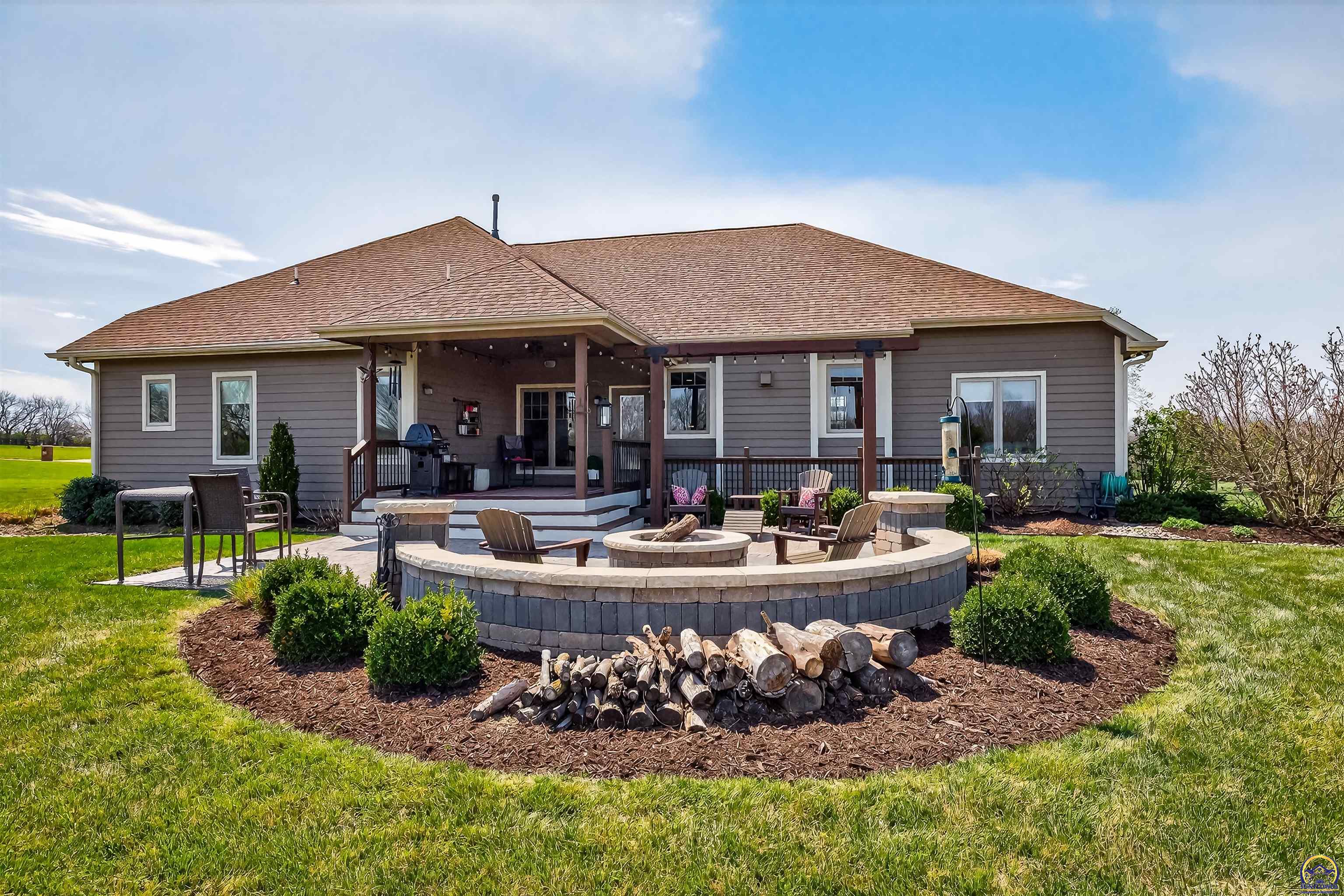 3748 SE Elm Cove Dr