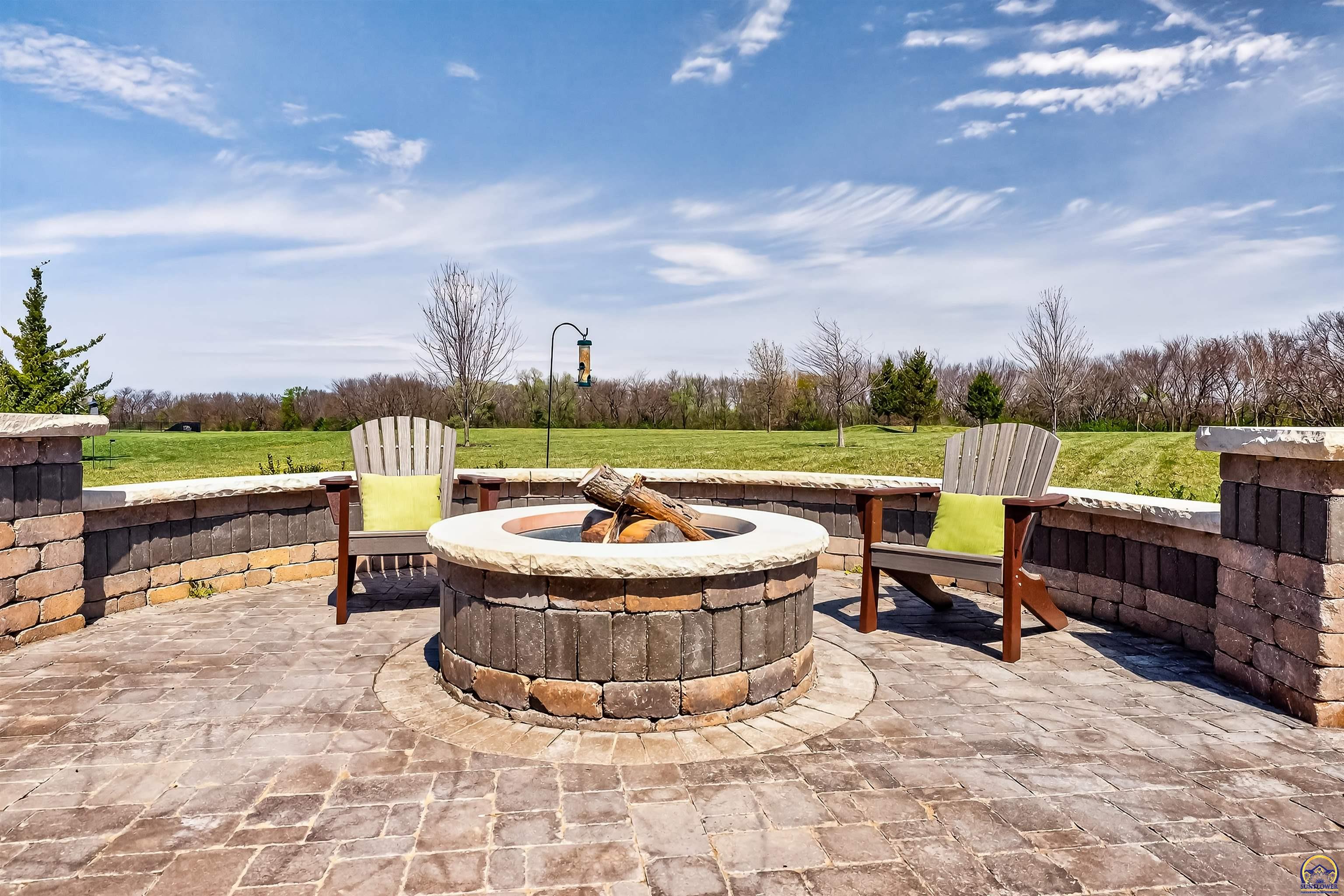 3748 SE Elm Cove Dr