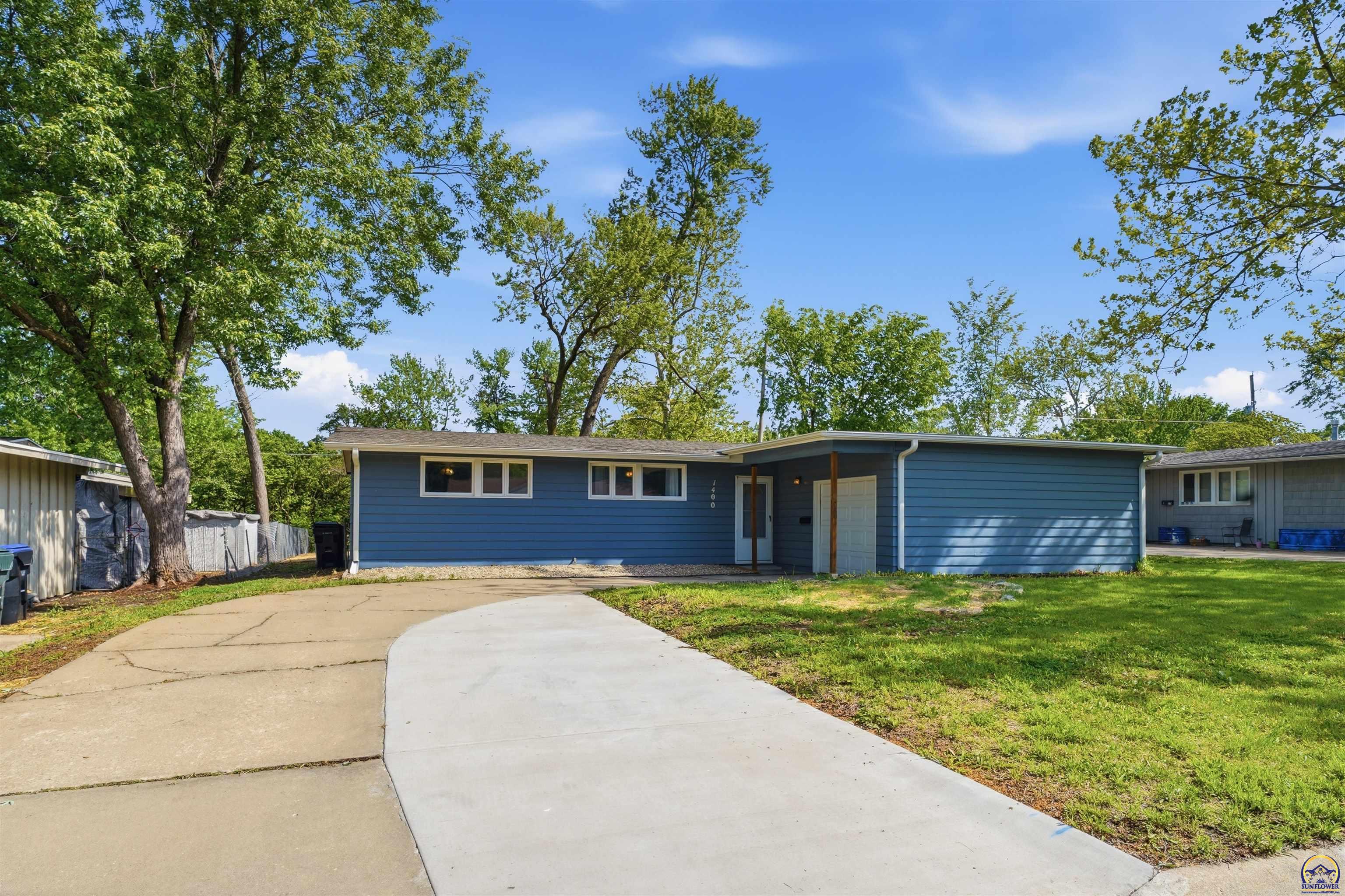1400 SW Croix ST