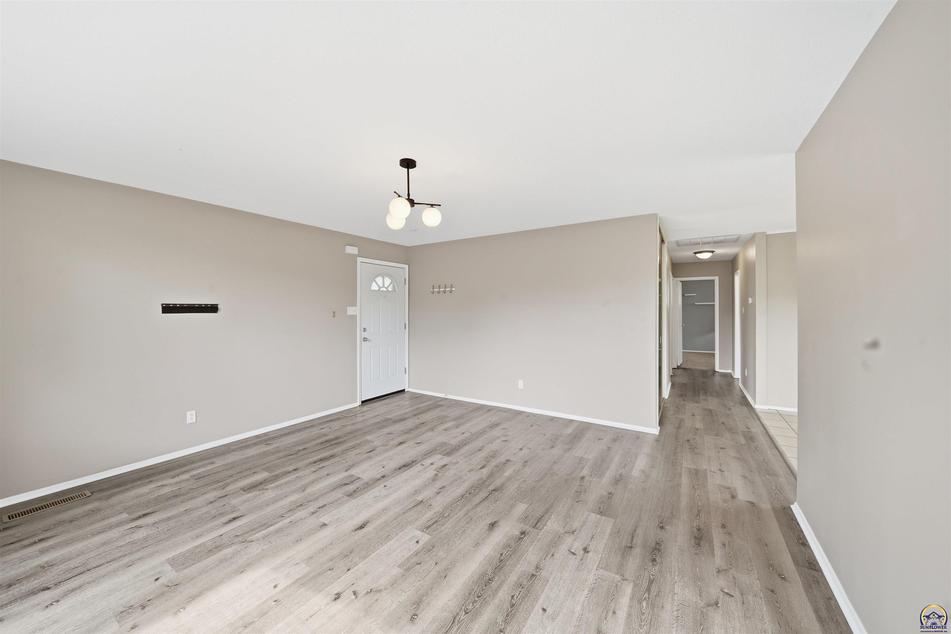 1400 SW Croix ST
