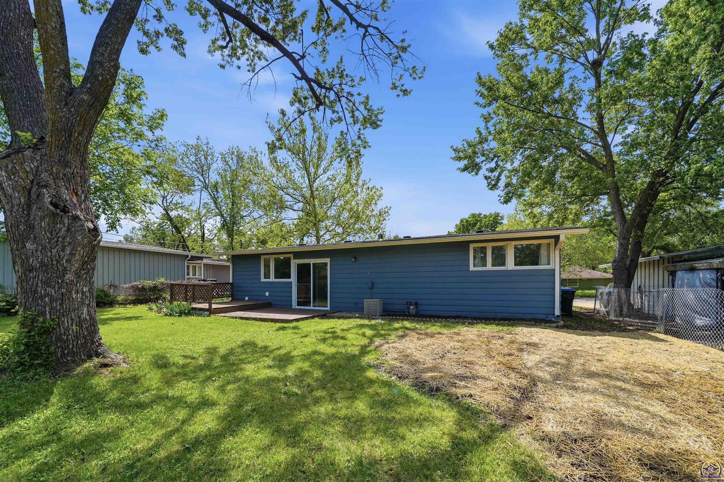 1400 SW Croix ST