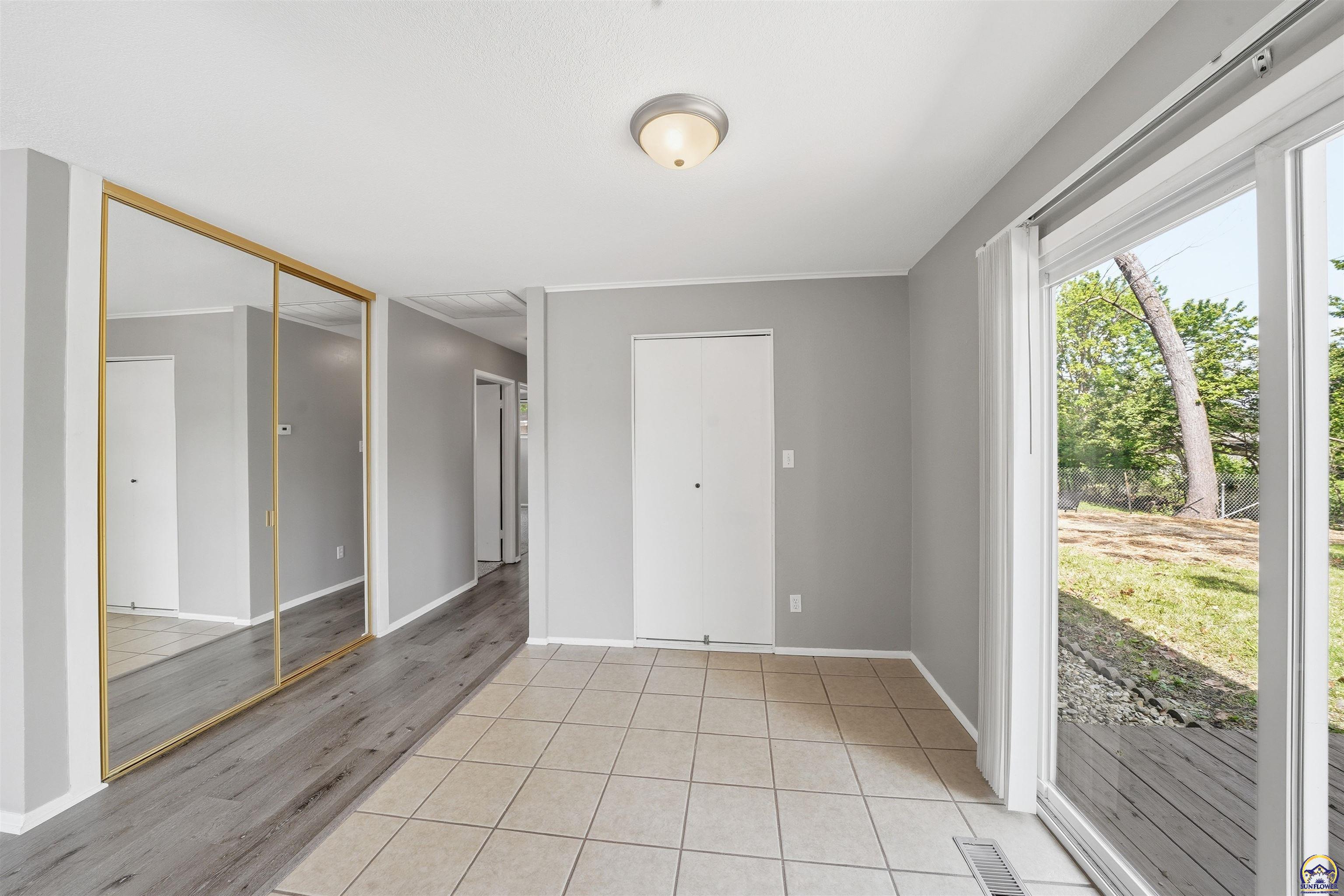 1400 SW Croix ST
