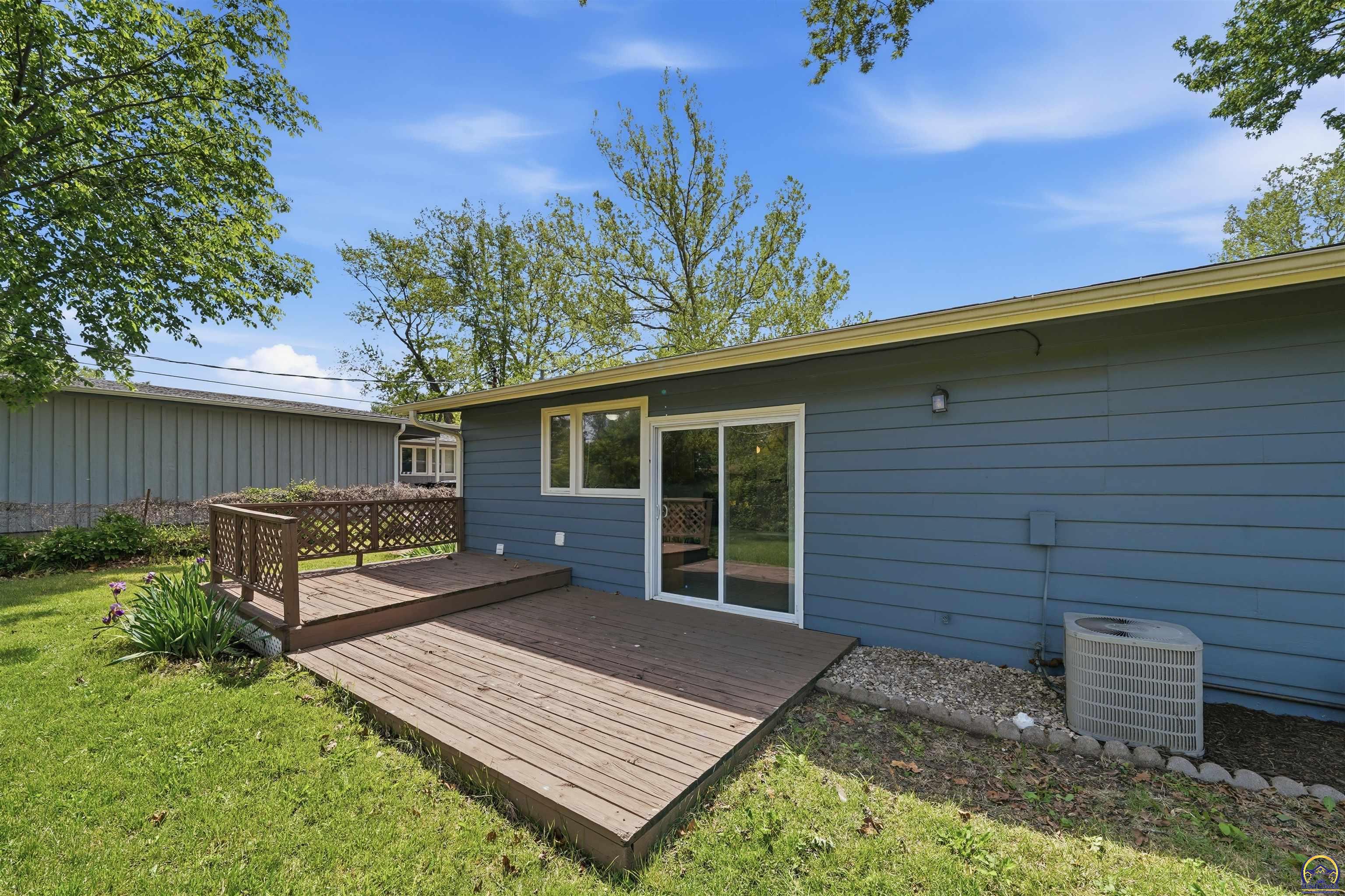 1400 SW Croix ST