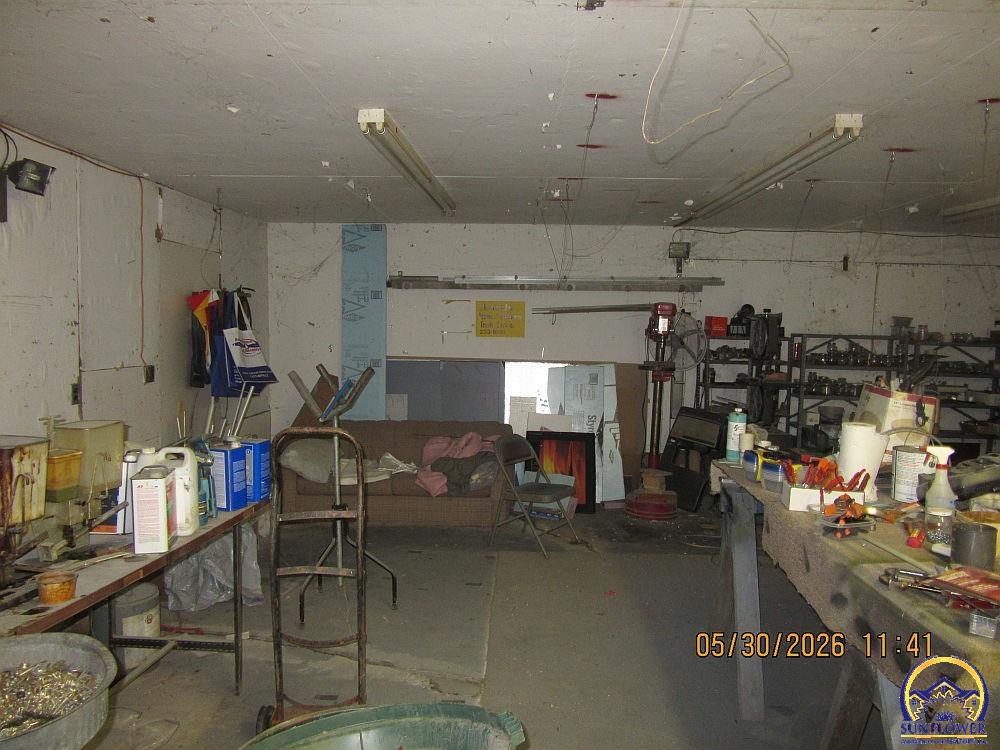 207 SE Woodland AVE