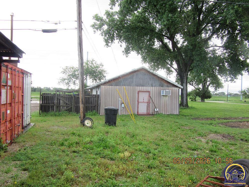 207 SE Woodland AVE