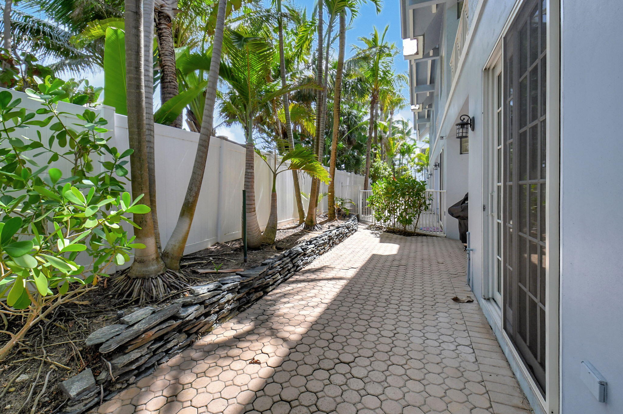 1835 S Ocean Boulevard E