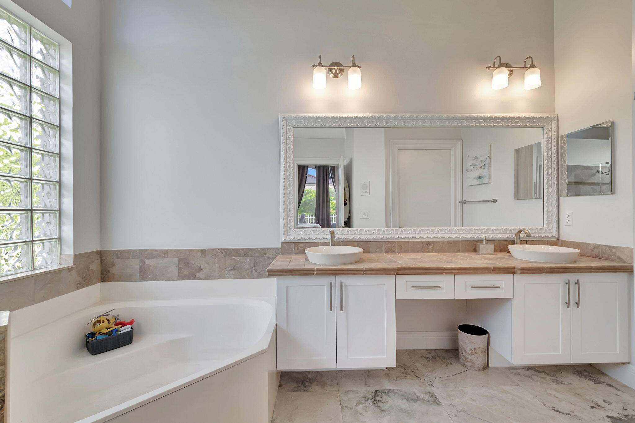 10776 Queen Palm Court