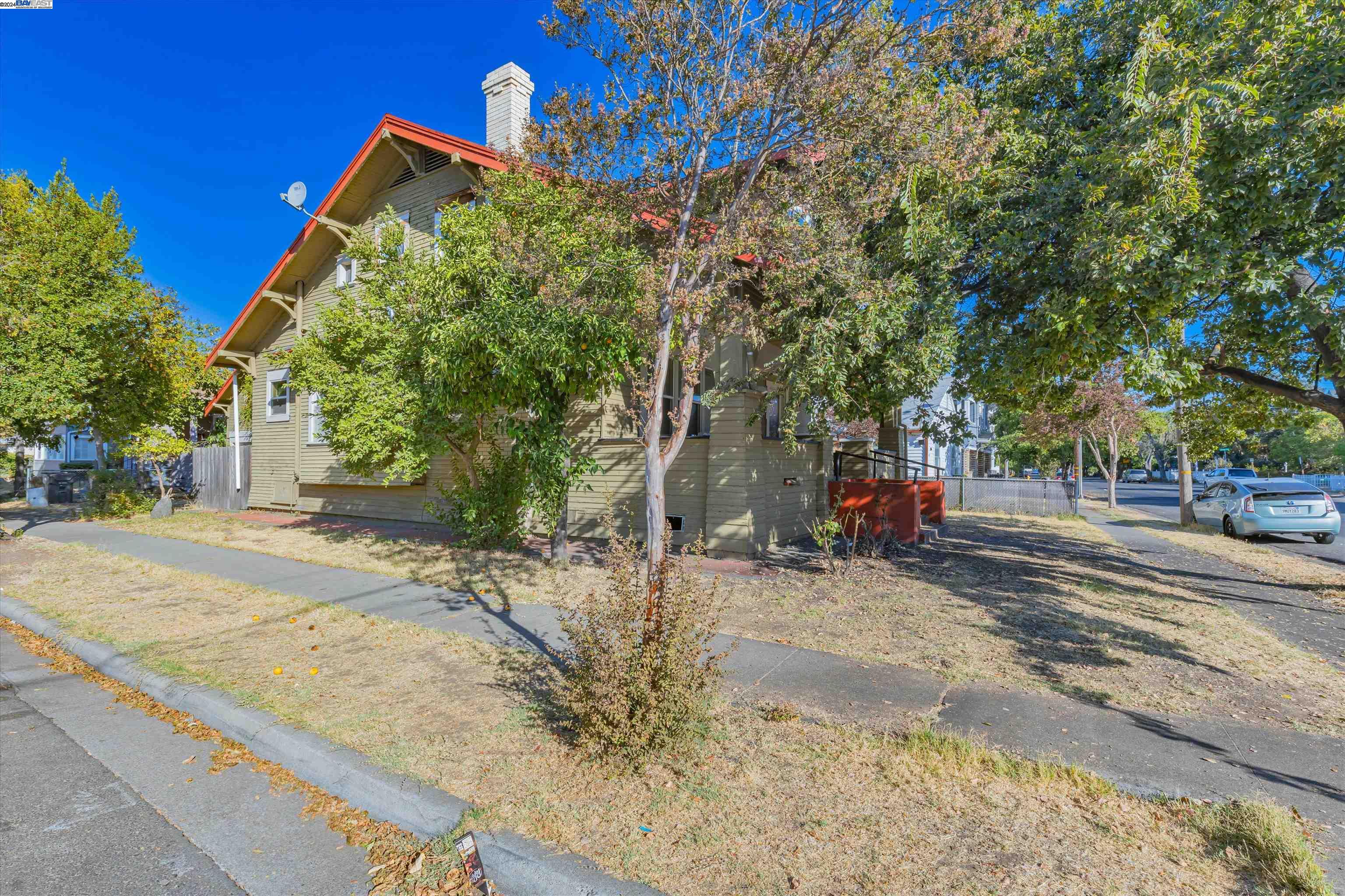 1601 N El Dorado St