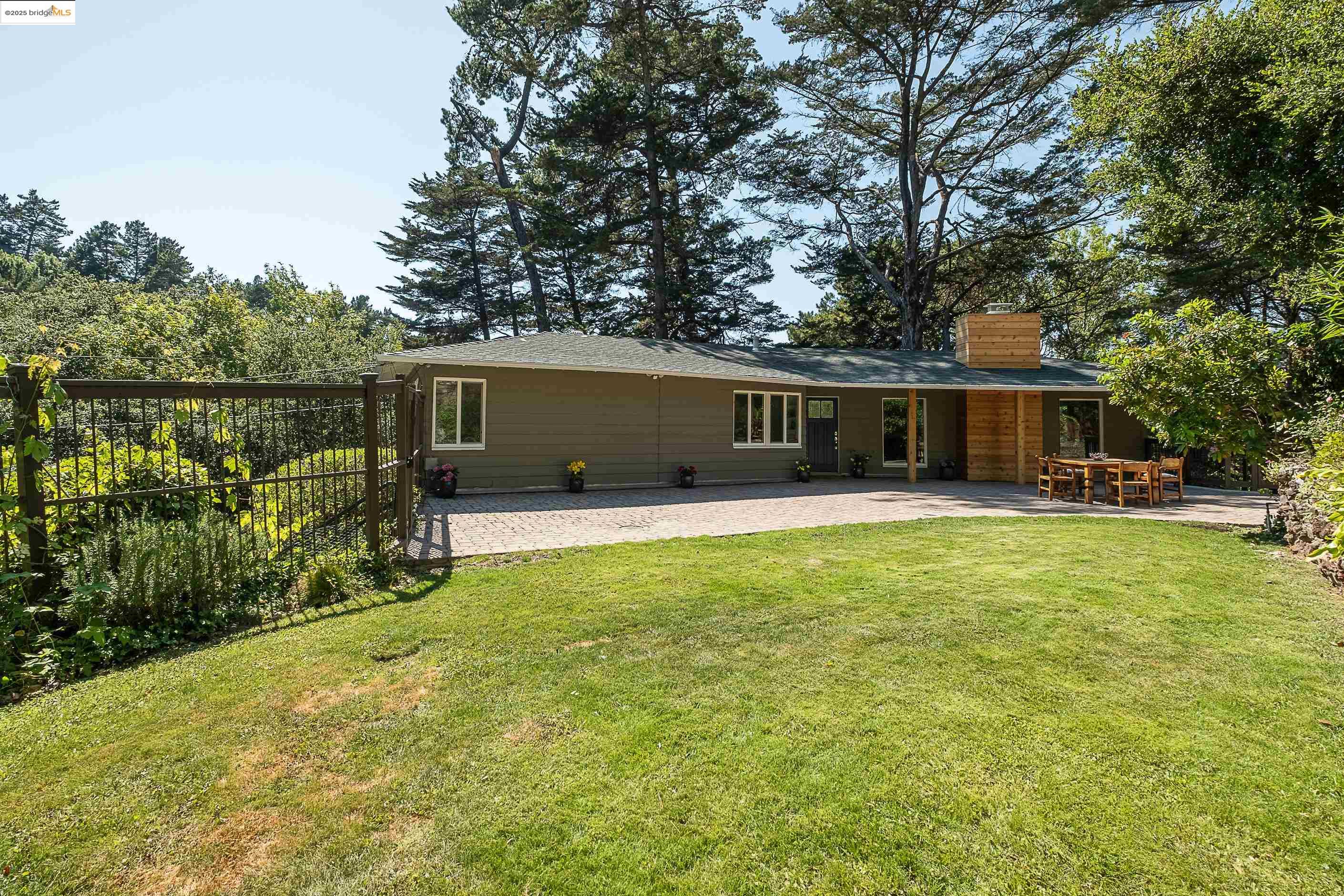 6537 Aitken Dr