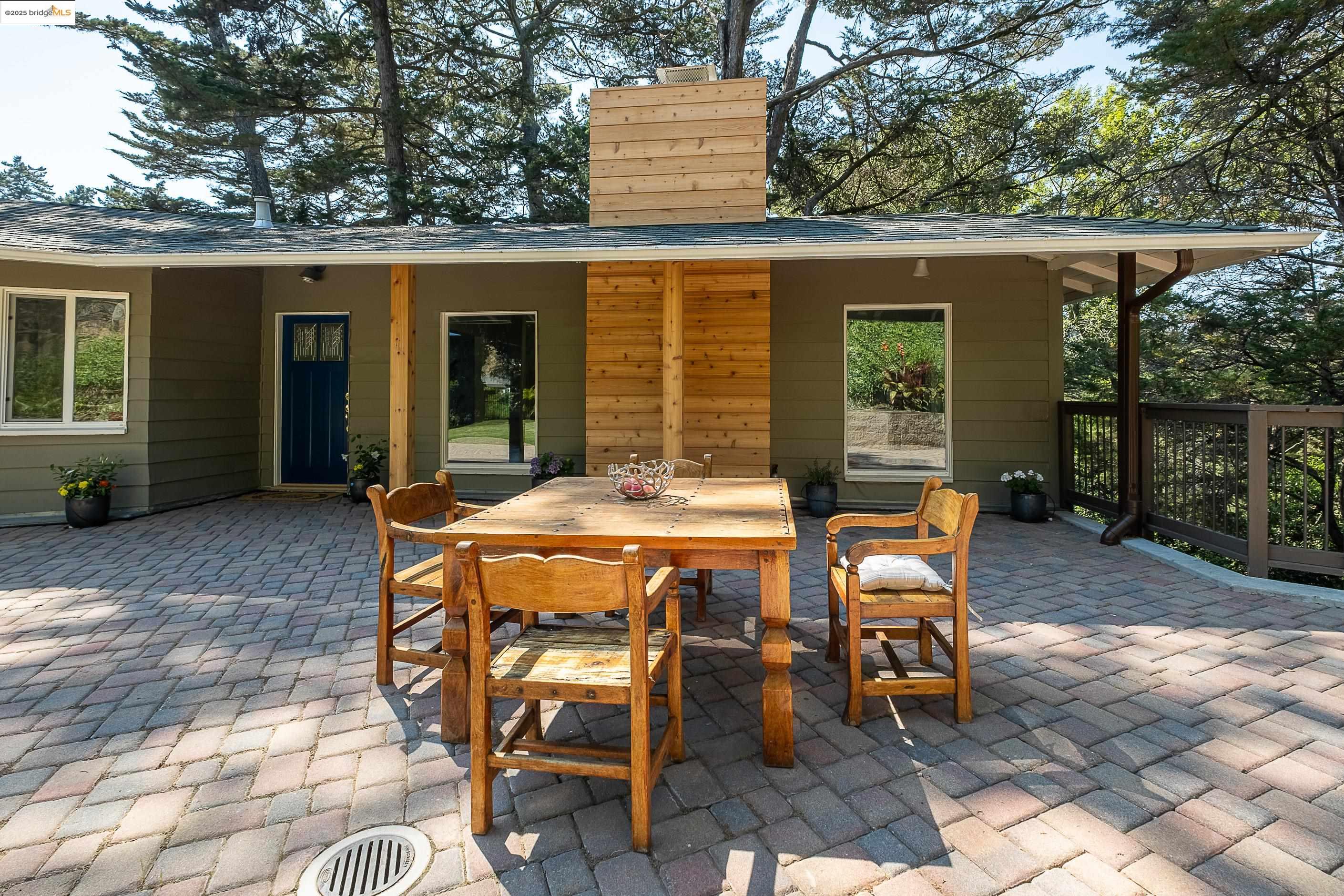 6537 Aitken Dr