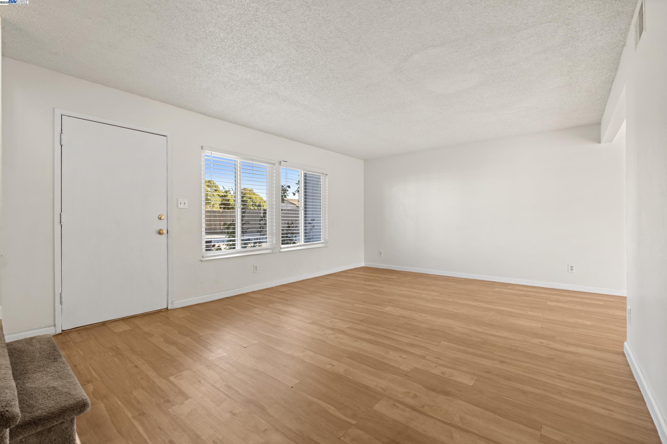 34579 Bluestone Cmn