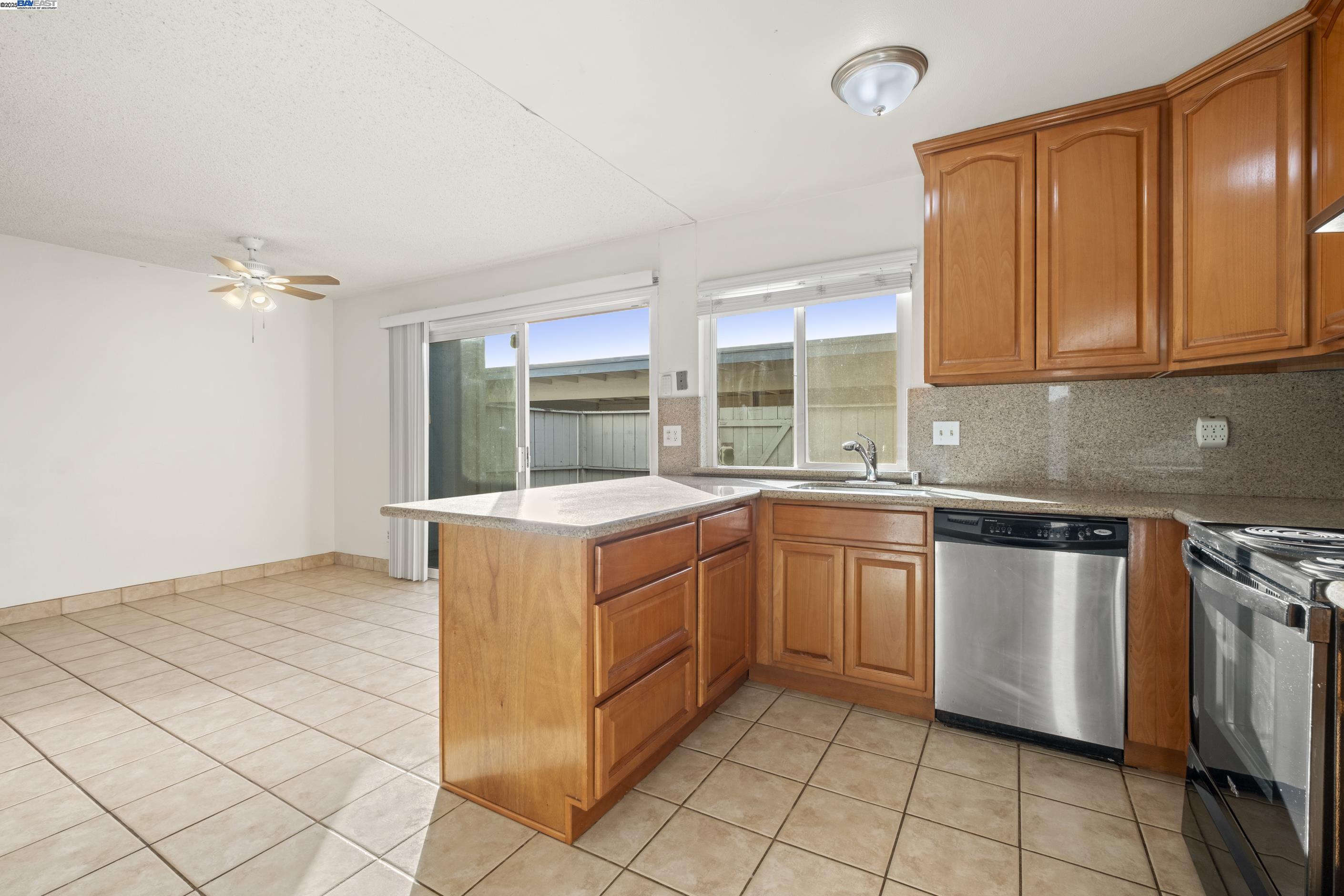 34579 Bluestone Cmn