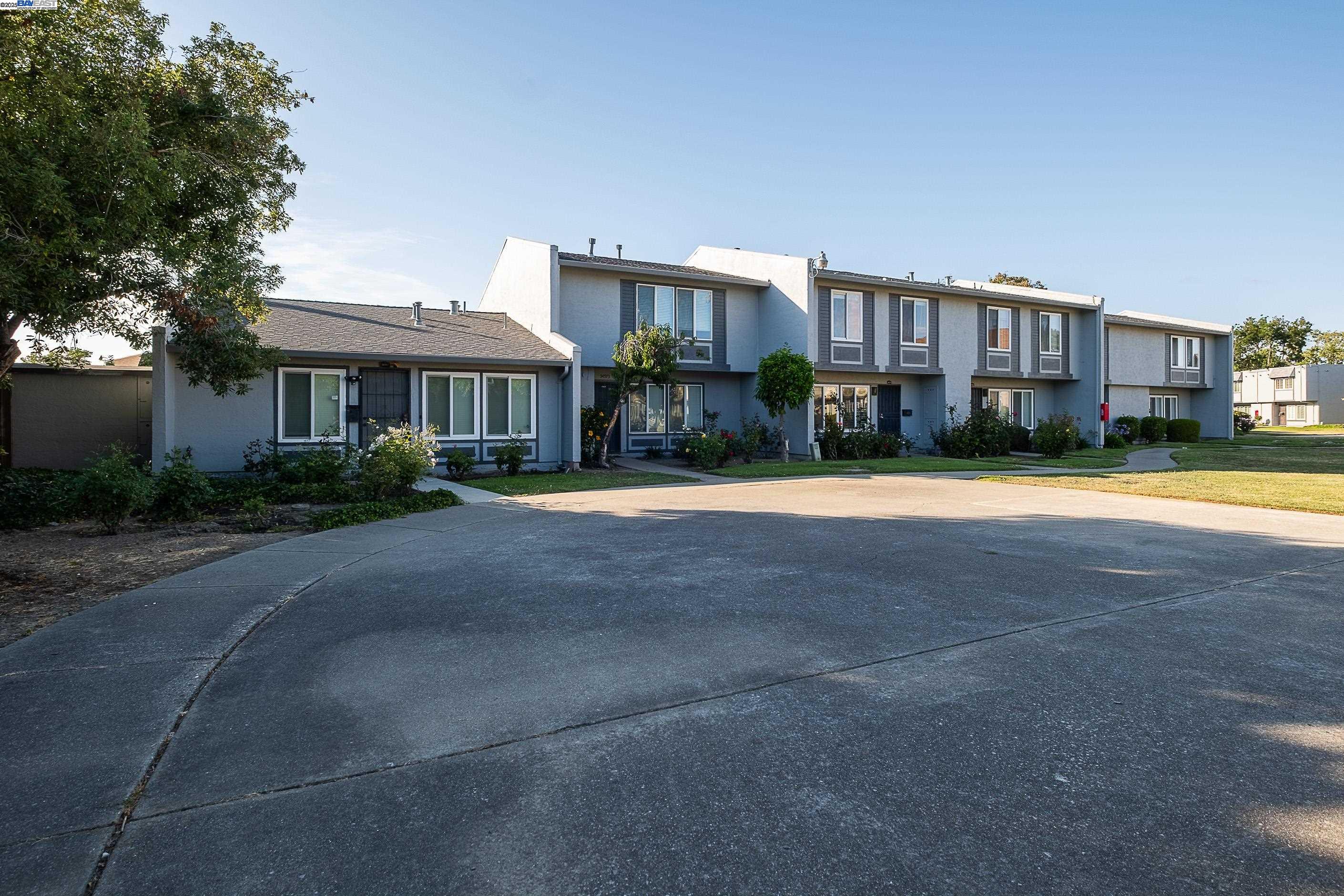 34579 Bluestone Cmn