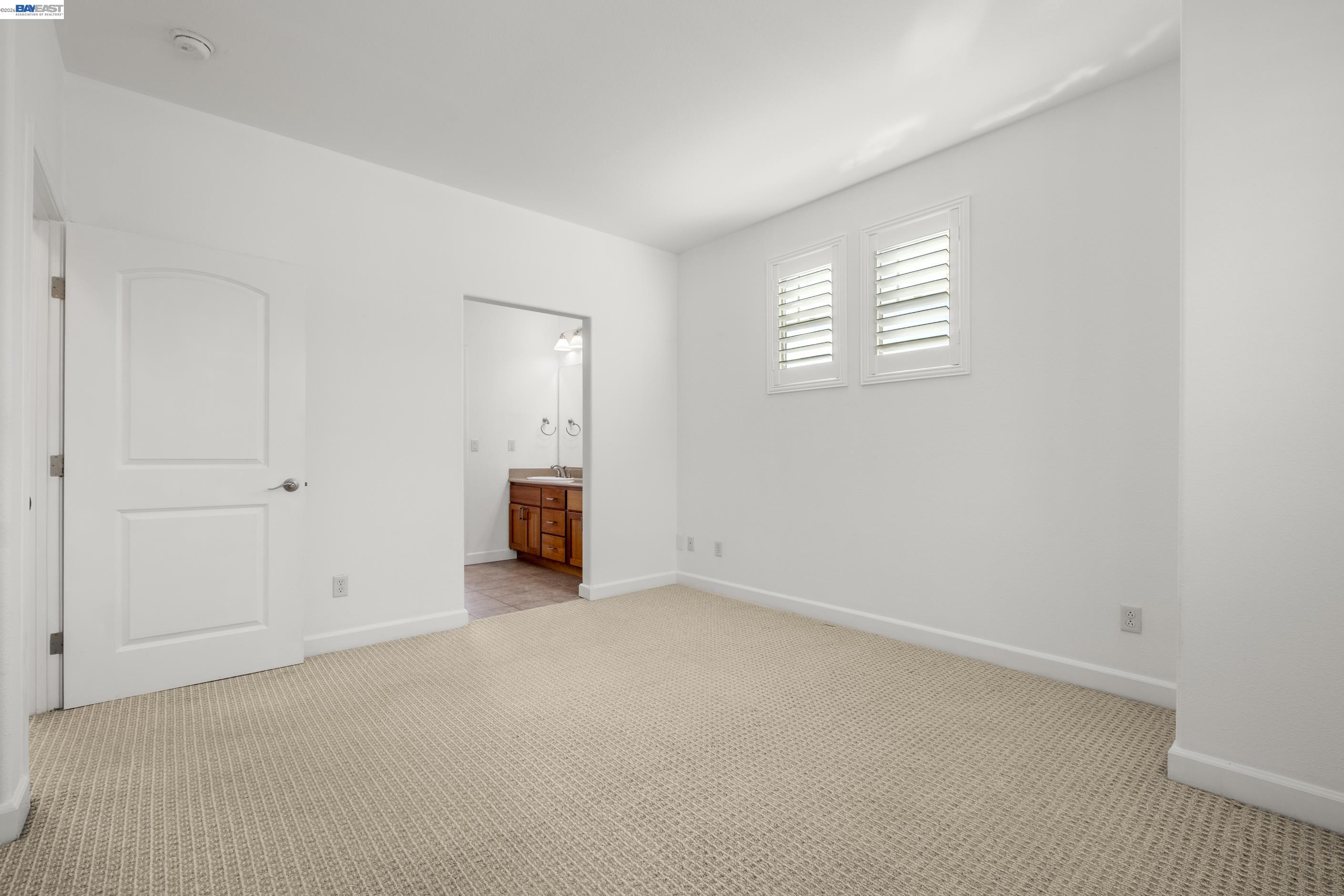 651 Macarthur Blvd