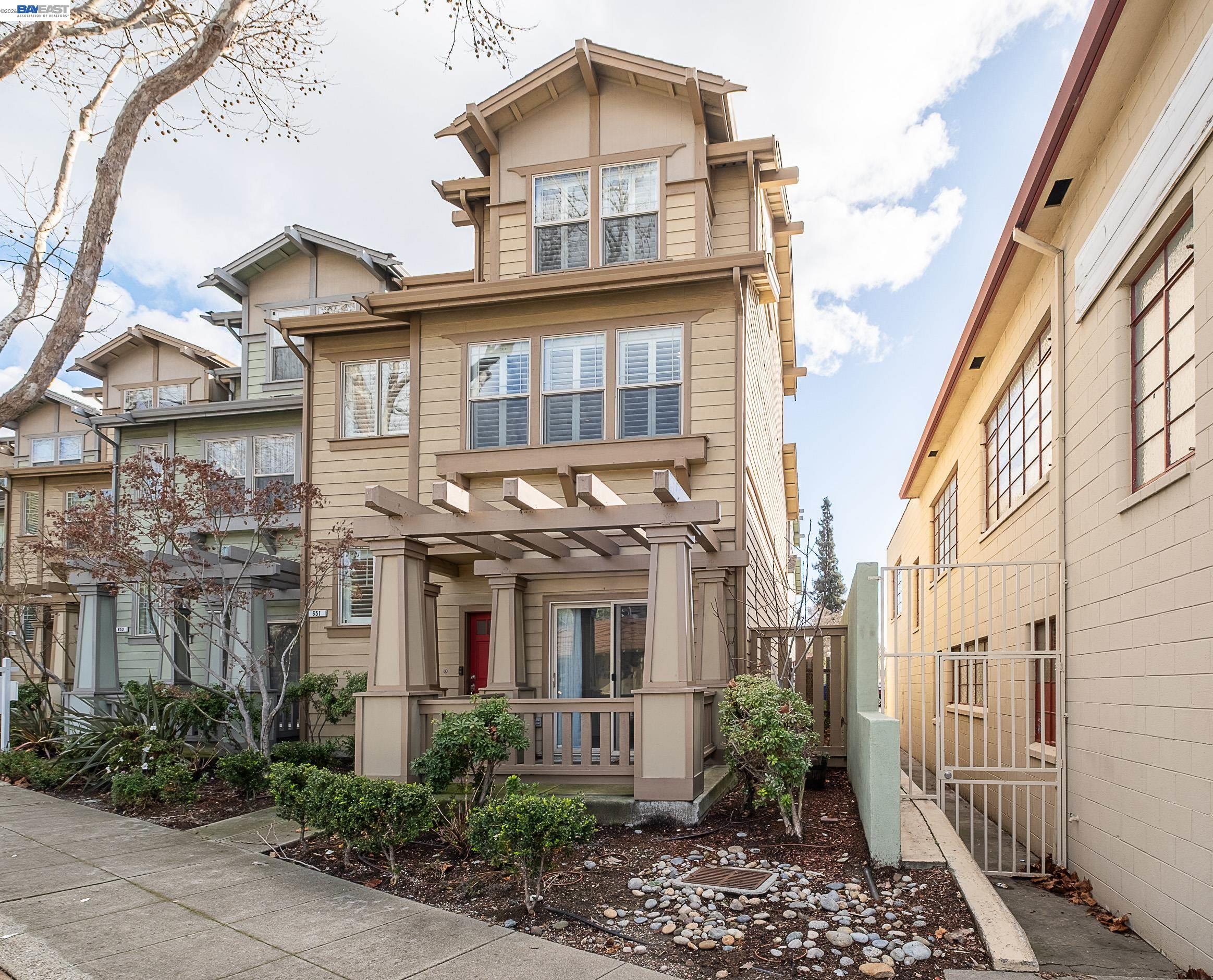 651 Macarthur Blvd