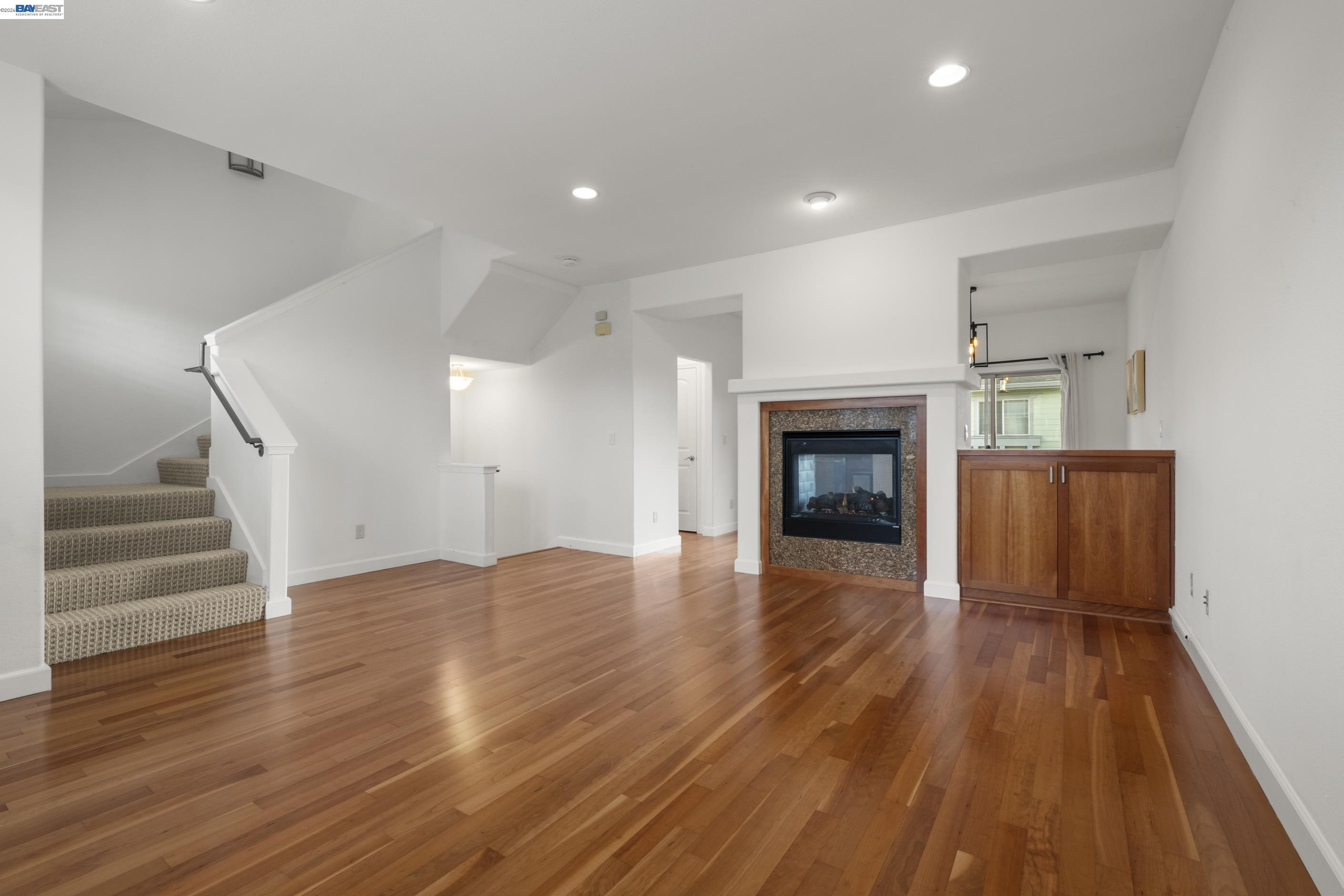 651 Macarthur Blvd