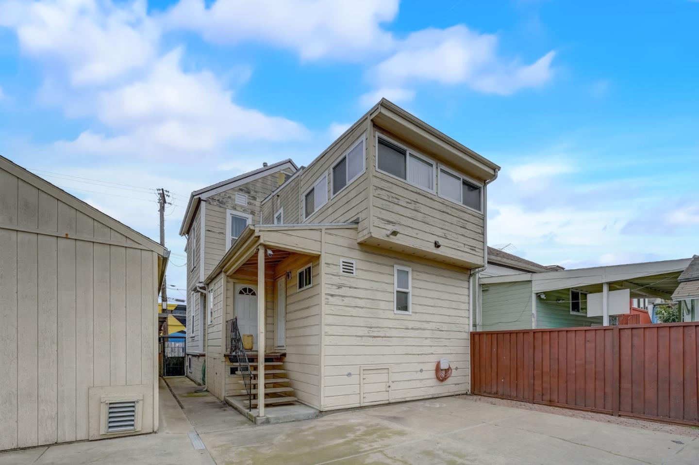 2731 E 11th Street