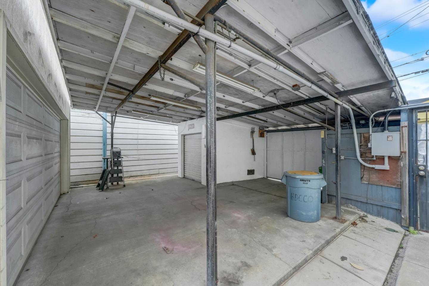 2731 E 11th Street