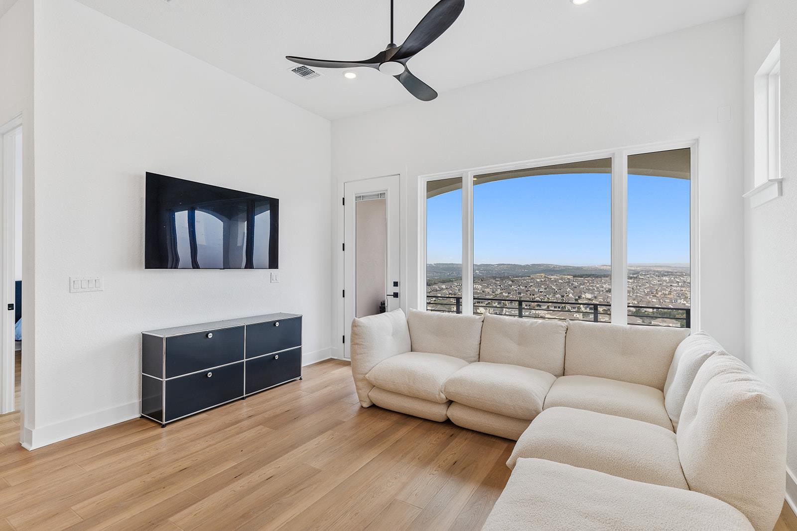 26 Maybury WAY