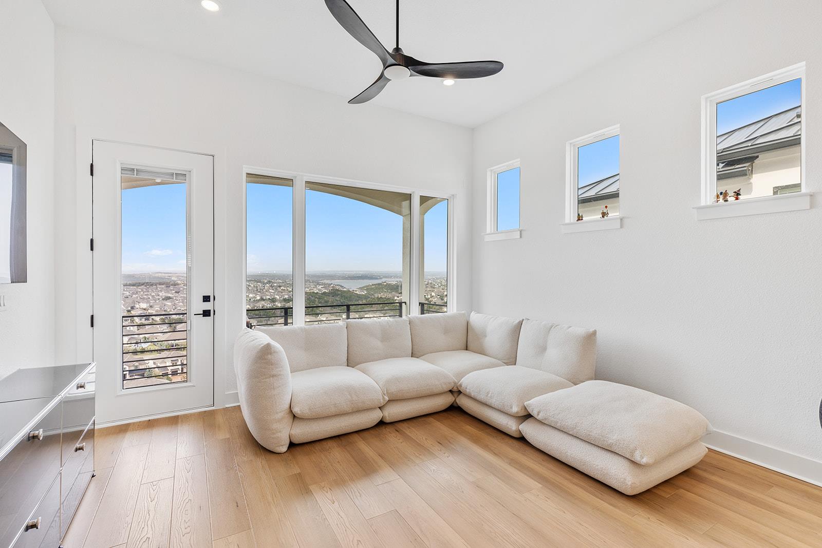 26 Maybury WAY