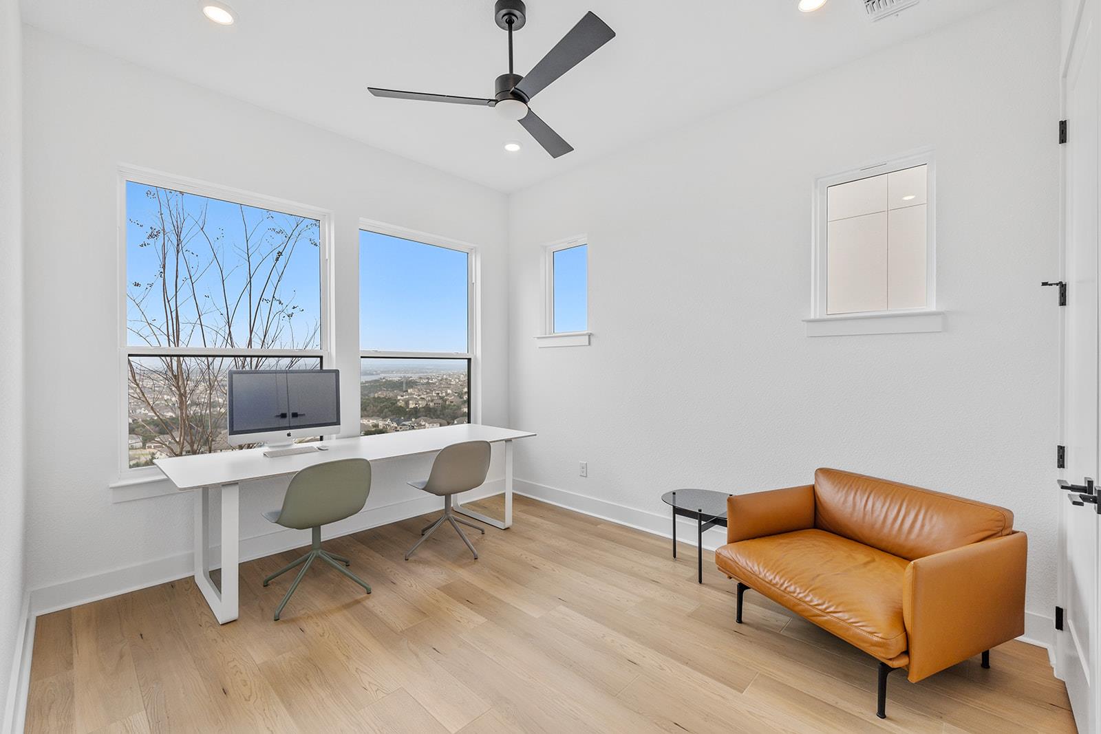 26 Maybury WAY