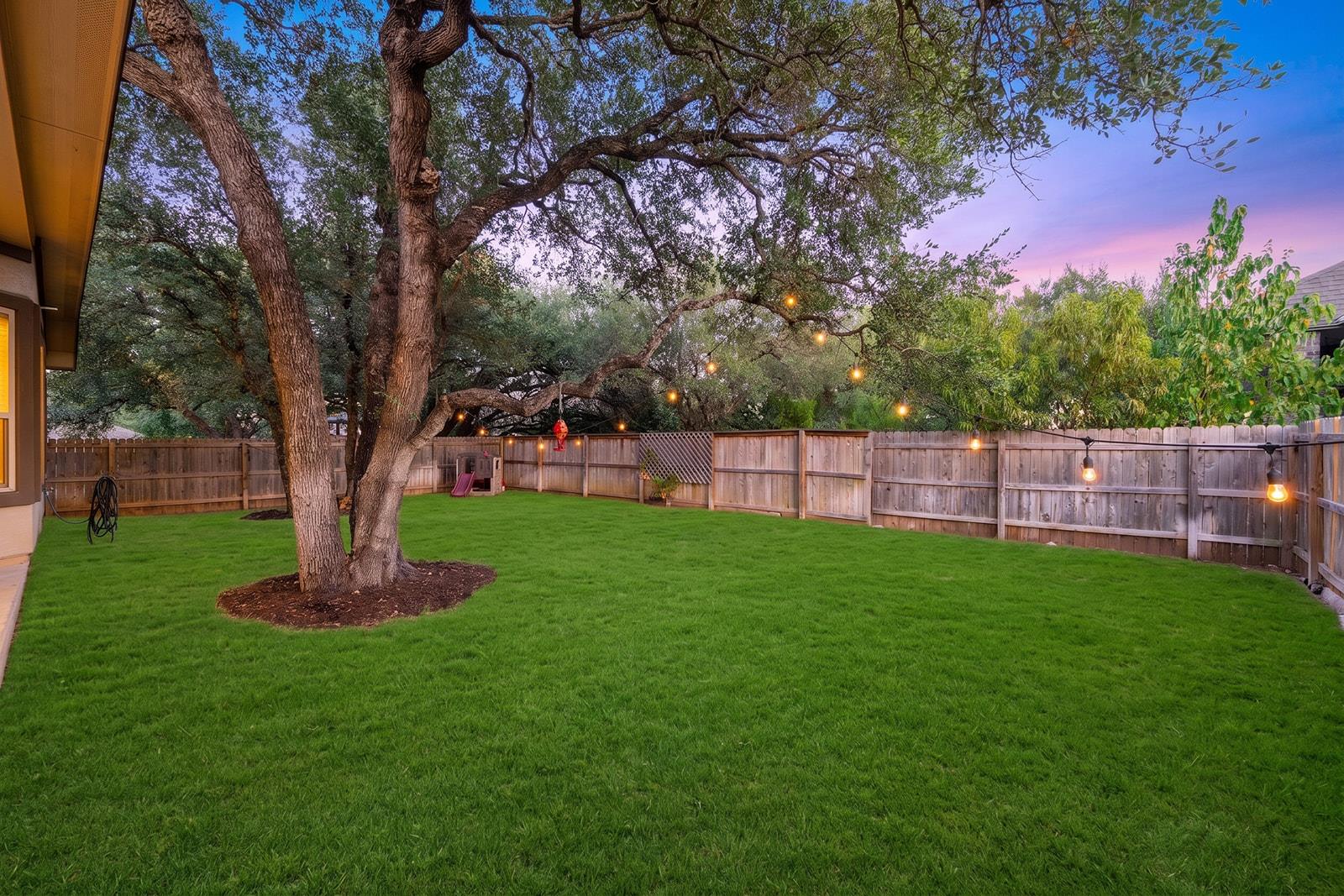 812 Heartleaf DR
