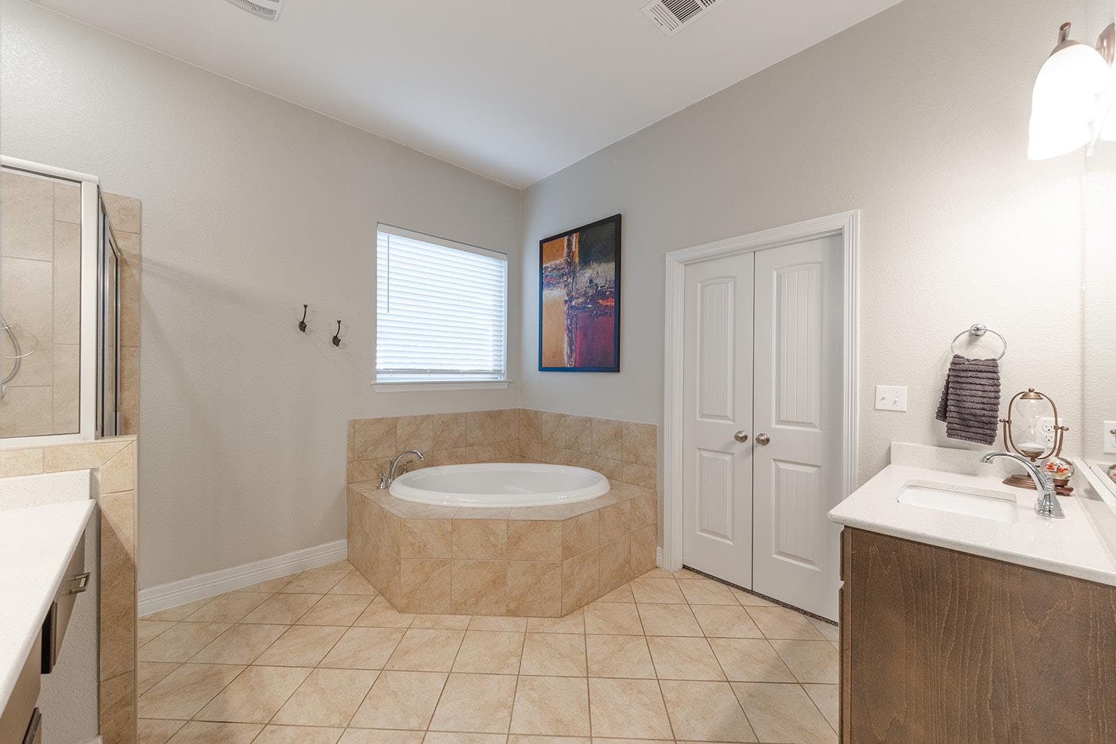 812 Heartleaf DR