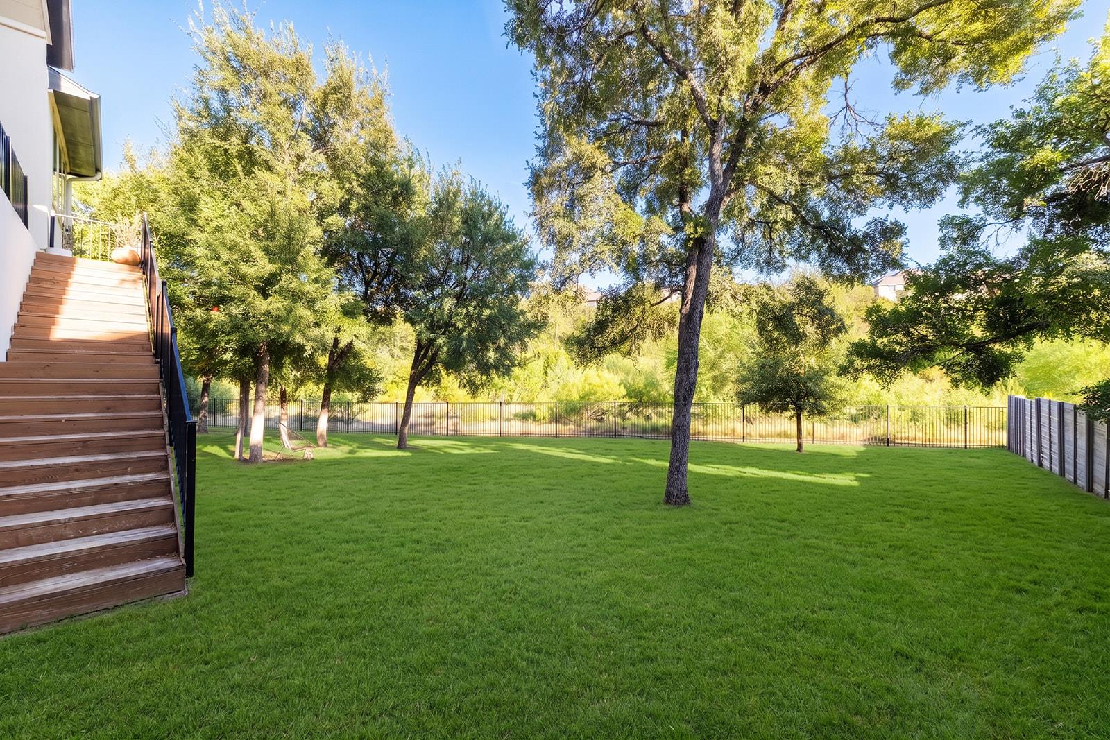 129 Hollytree CT