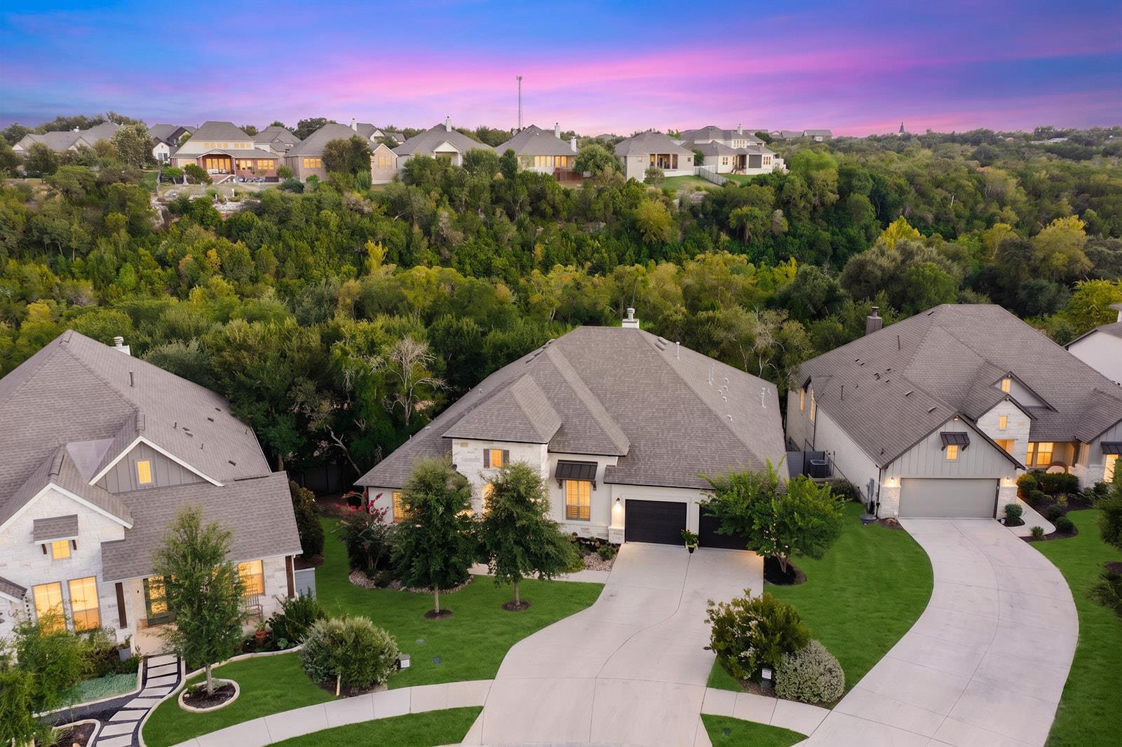 129 Hollytree CT