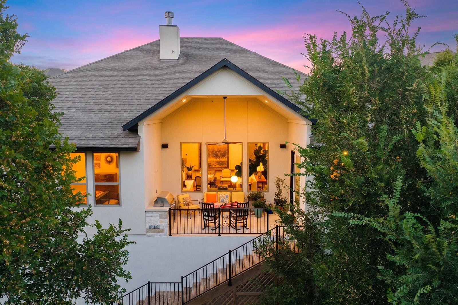 129 Hollytree CT