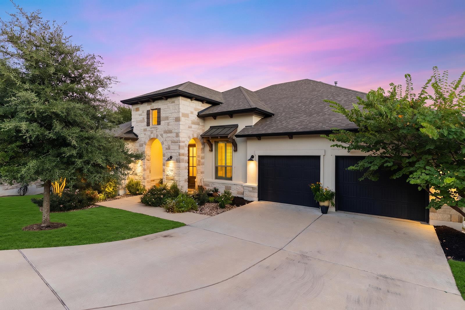 129 Hollytree CT