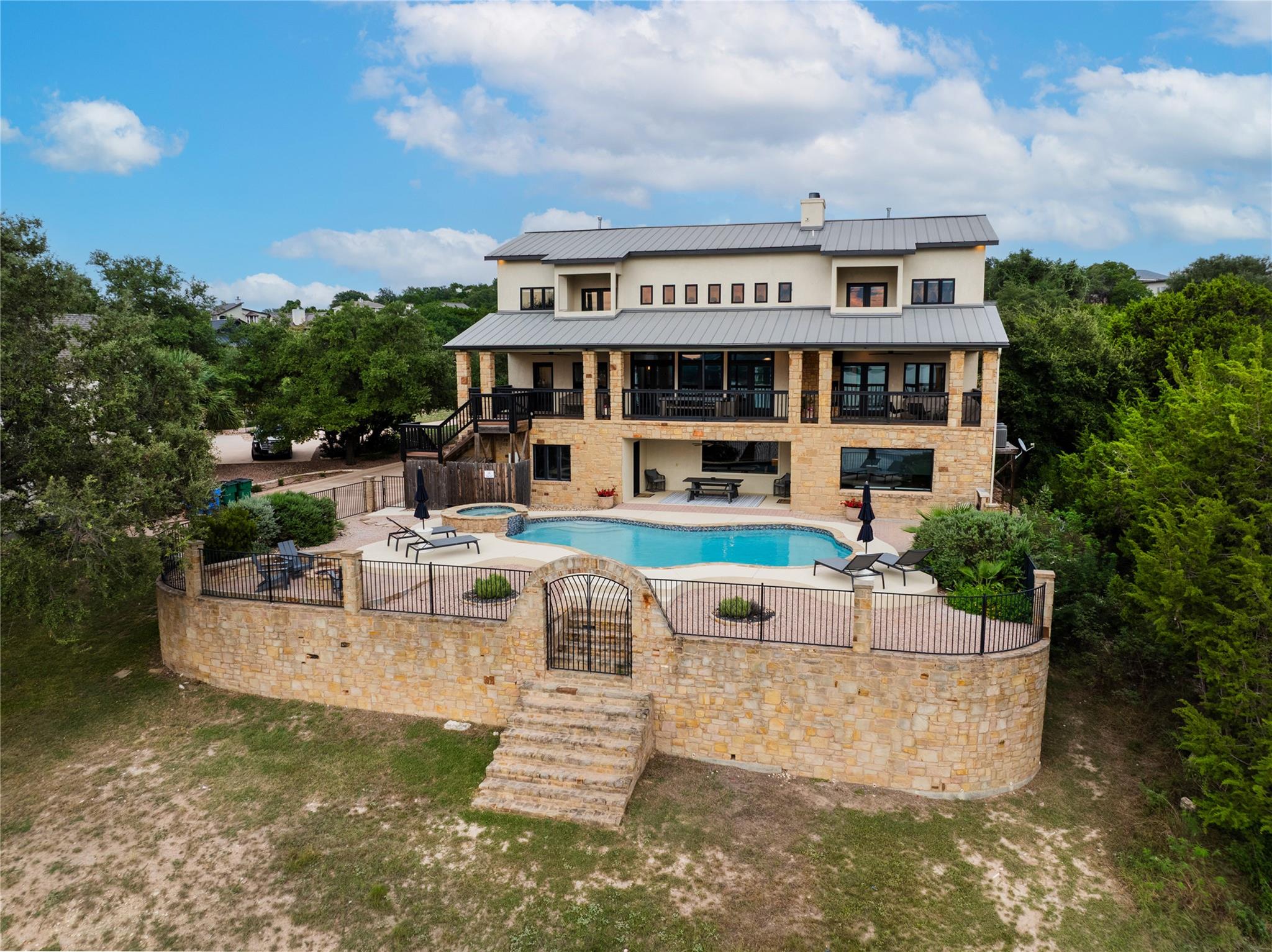 516 Deckhouse DR