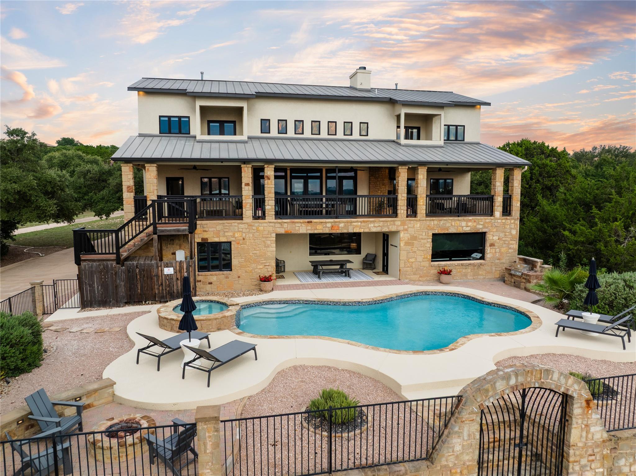 516 Deckhouse DR