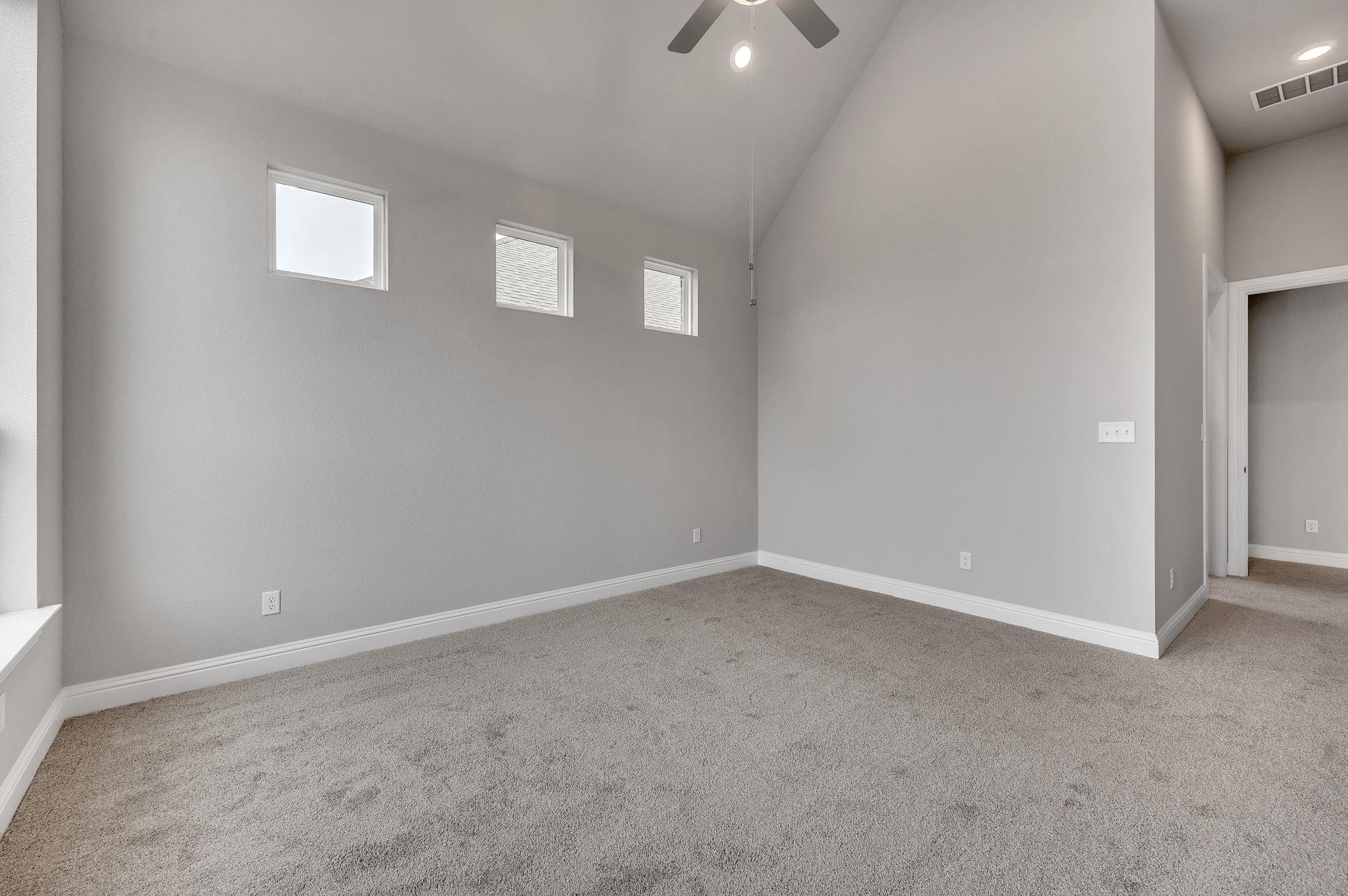 325 Crescent Heights DR