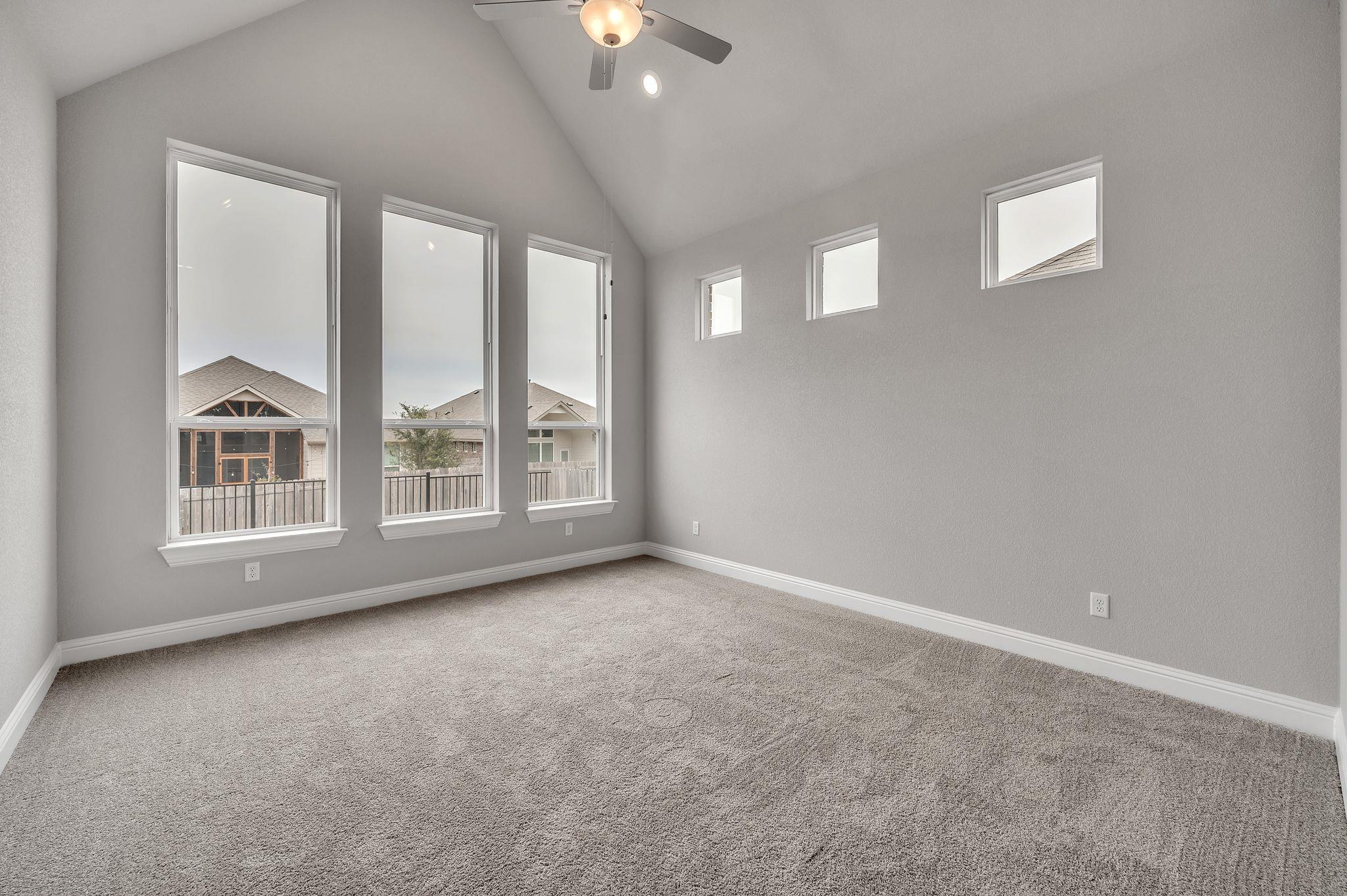 325 Crescent Heights DR