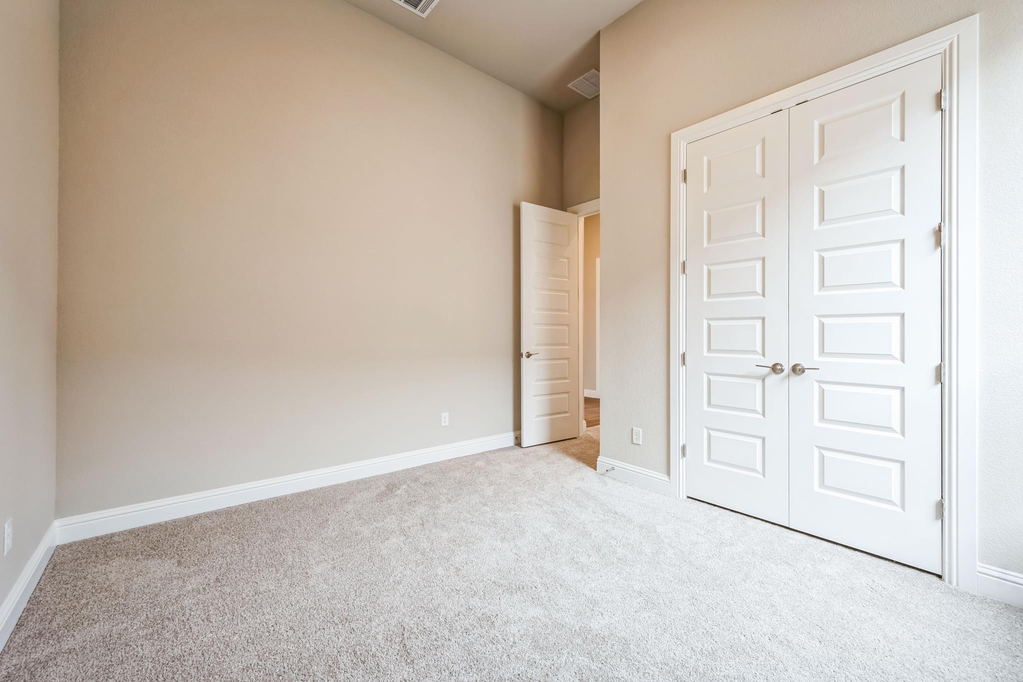 325 Crescent Heights DR